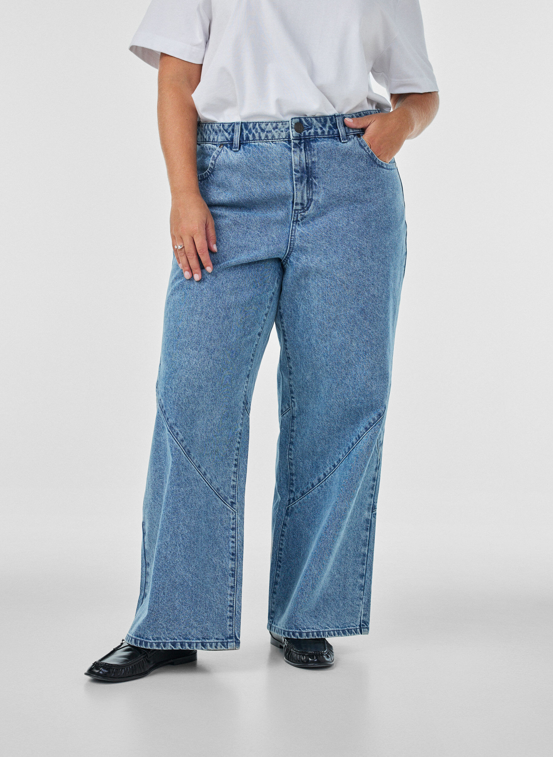 ZizziJeans med bred passform och s&ouml;mdetaljer, Bl&aring;, Model image number 2
