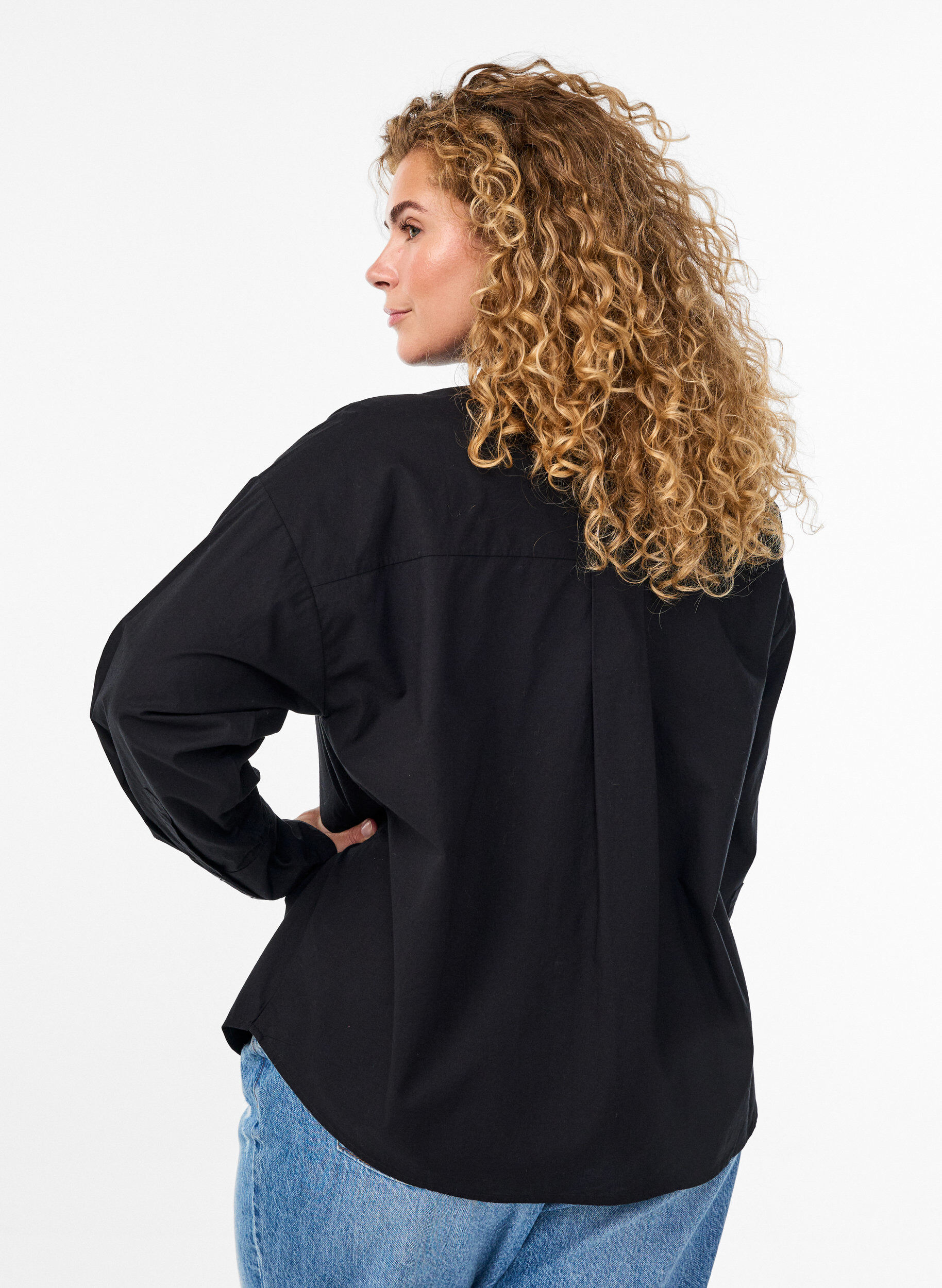 Zizzi Bomullsskjorta med ton-i-ton blomsterbroderi, Svart, Model image number 2