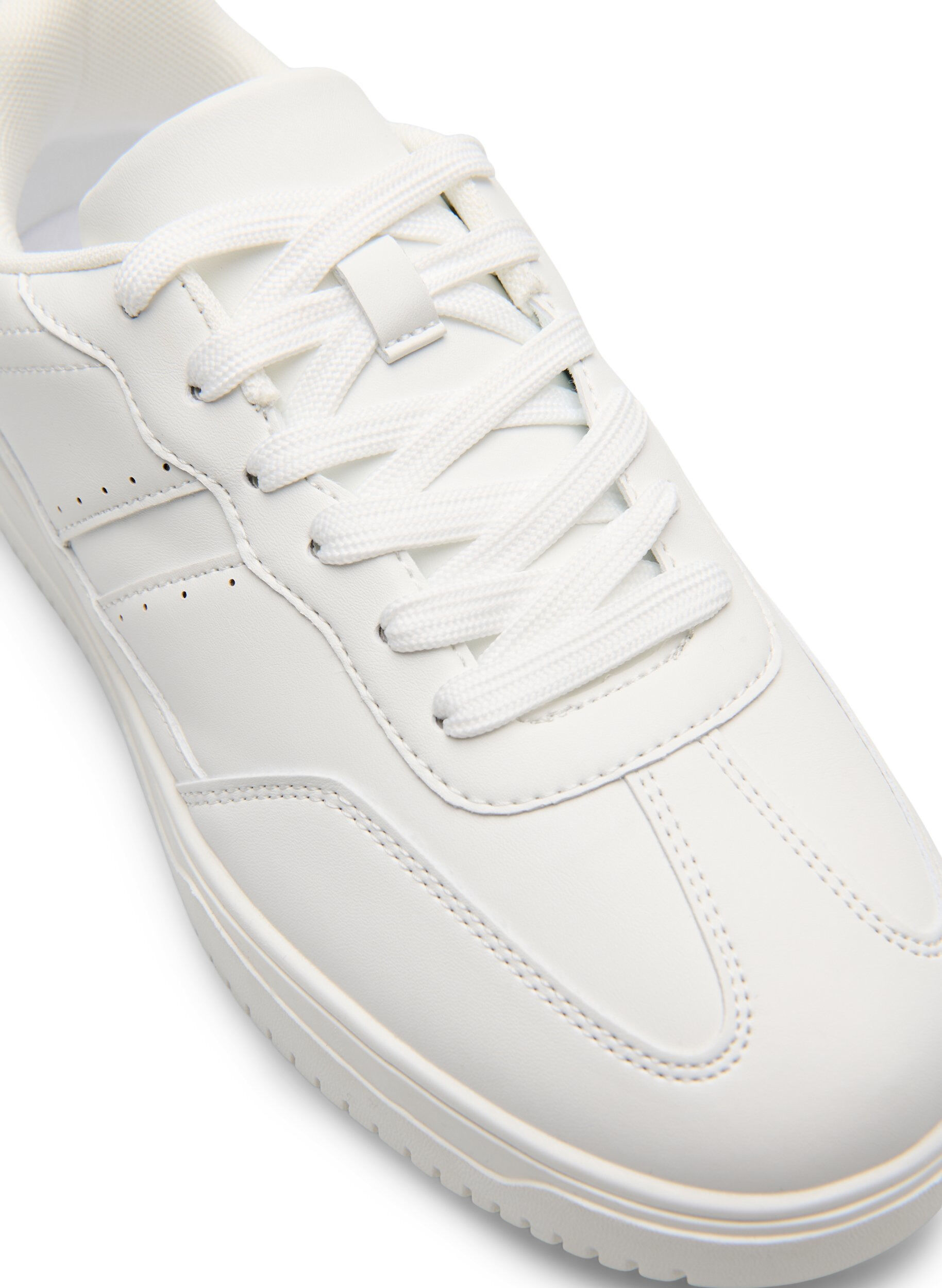 Zizzi Wide fit - Sneakers i l&auml;derimitation med s&ouml;mdetaljer, Vit, Packshot image number 3