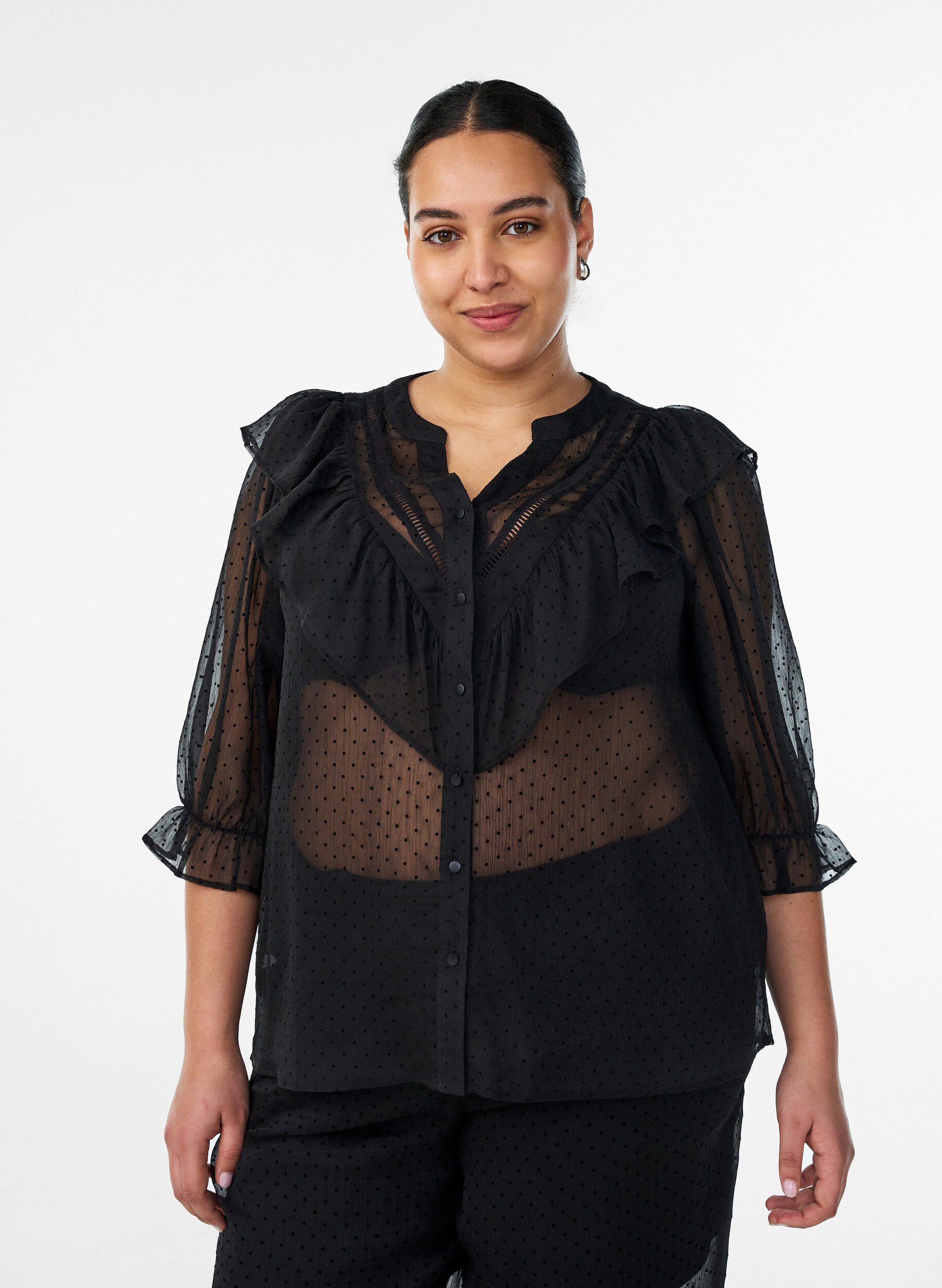 ZizziTransparent skjortblus med prickar och volangdetaljer, Svart, Model image number 0