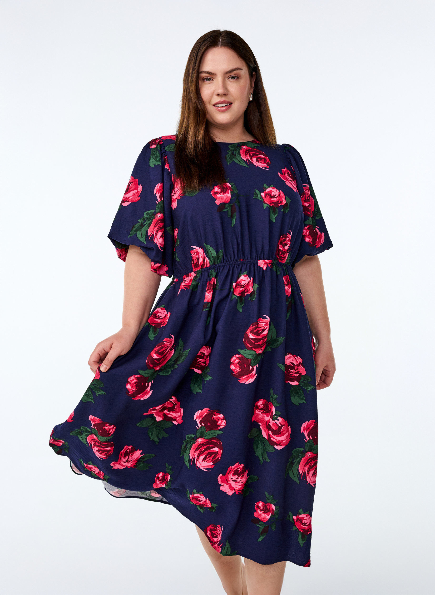 ZizziMidikl&auml;nning med rosm&ouml;nster och korta puff&auml;rmar, Bl&aring;, Model image number 0