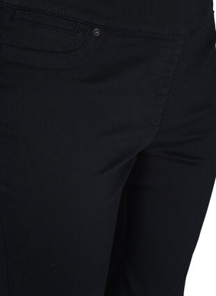 Figurnära shorts med bakfickor, Black, Packshot image number 2