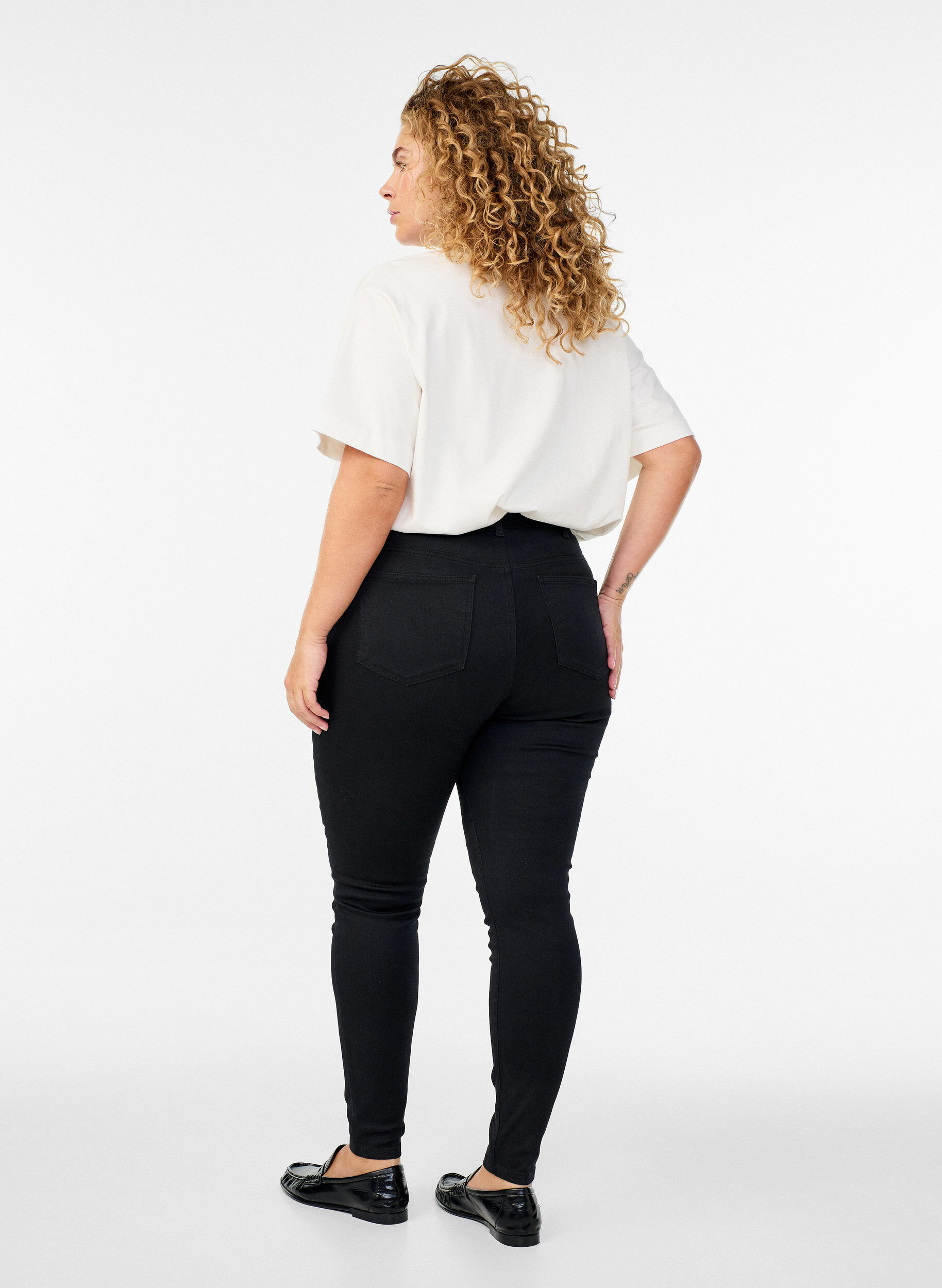 ZizziSupersmala Amy-jeans med h&ouml;g midja, Svart, Model image number 1