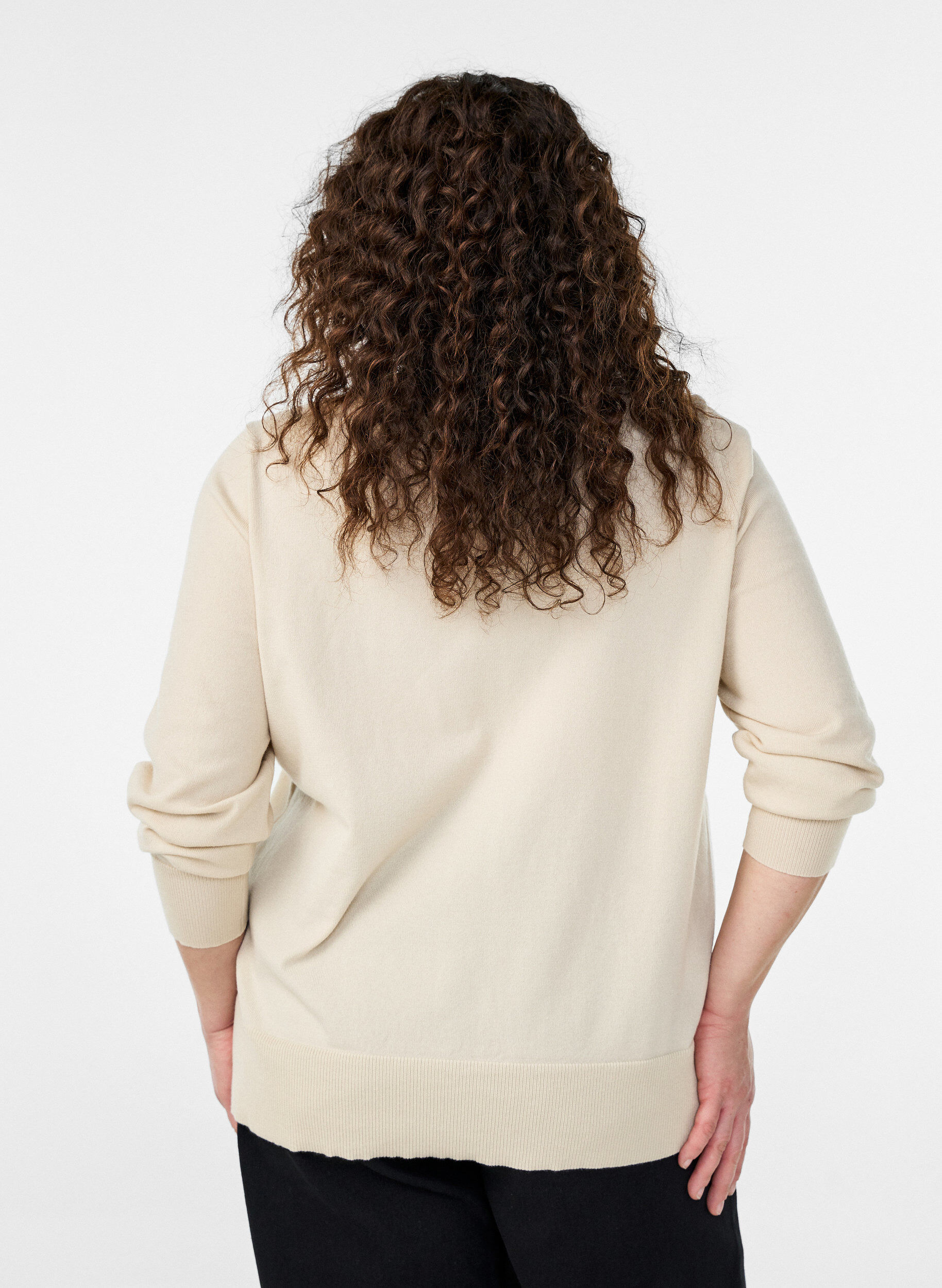 ZizziFinstickad kofta med rund halsringning, Beige, Model image number 2