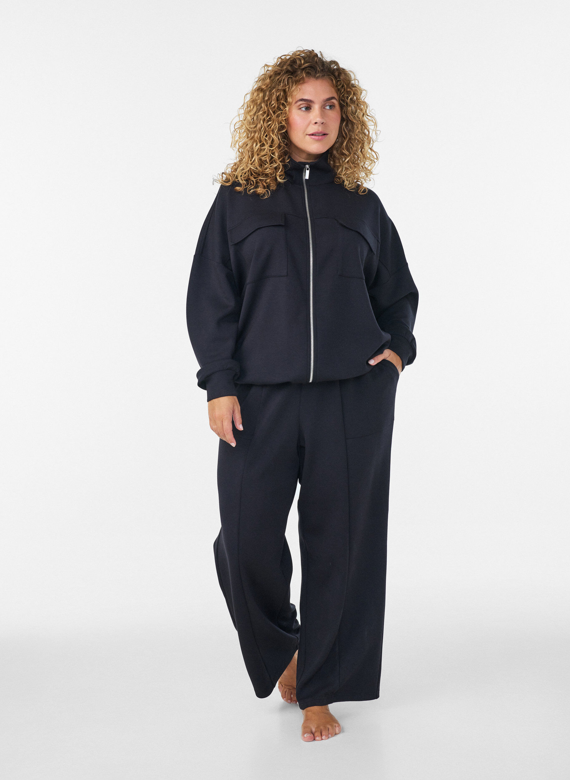 ZizziKofta i jersey med dragkedja och h&ouml;g krage, Svart, Model image number 1