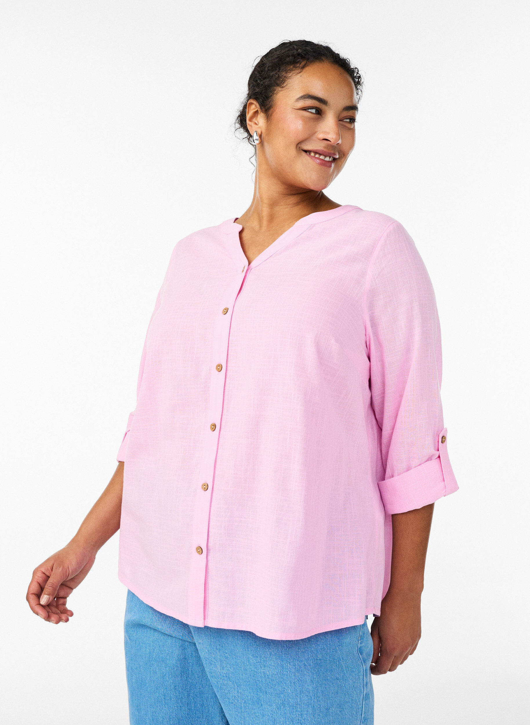 Skjortblus i bomull med v-ringning, Rosa, Model