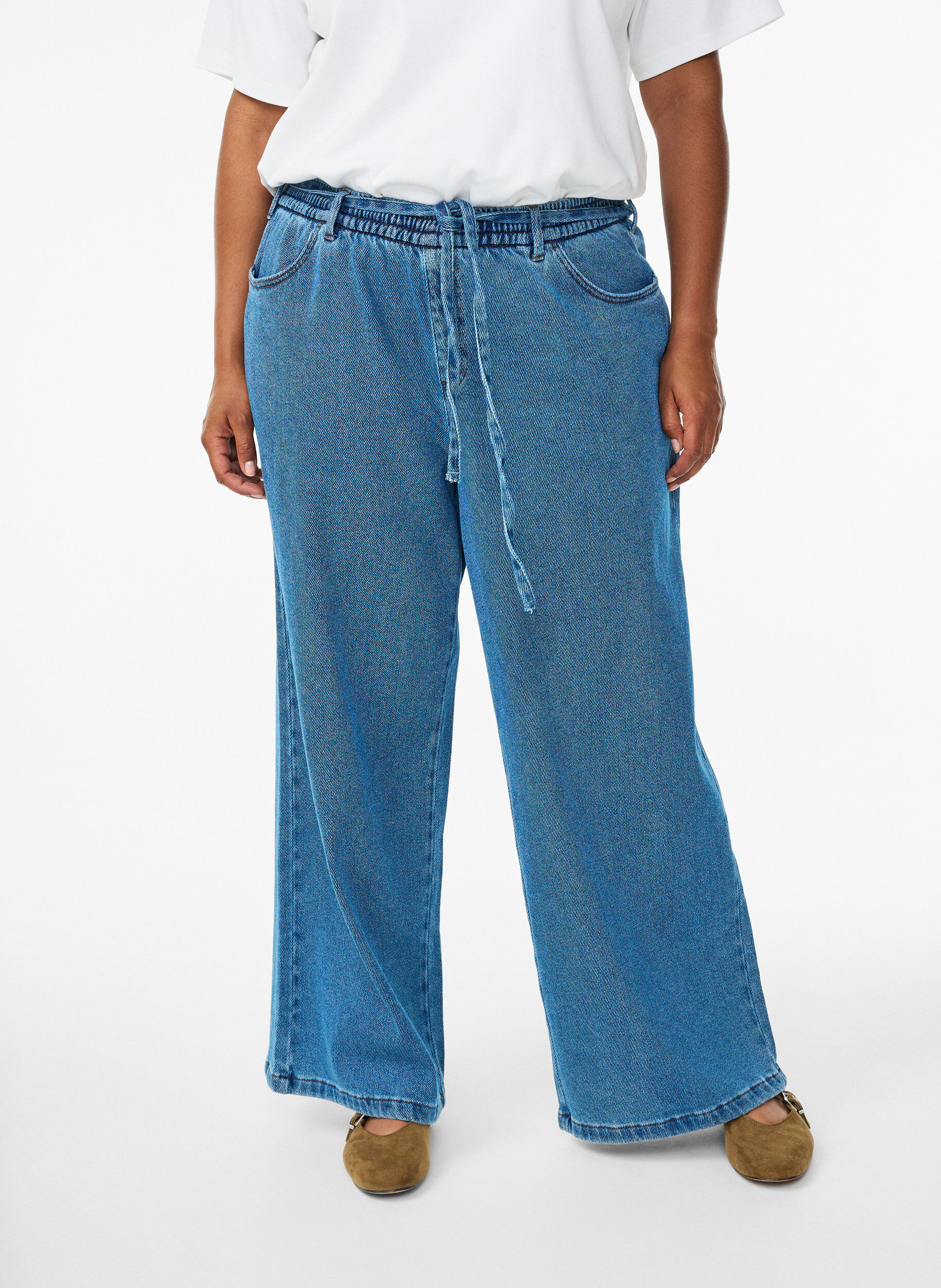 ZizziJeans med l&ouml;s passform, res&aring;r och dragsko, Bl&aring;, Model image number 2