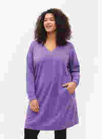 V-ringad sweatshirtklänning, Deep Lavender, Model