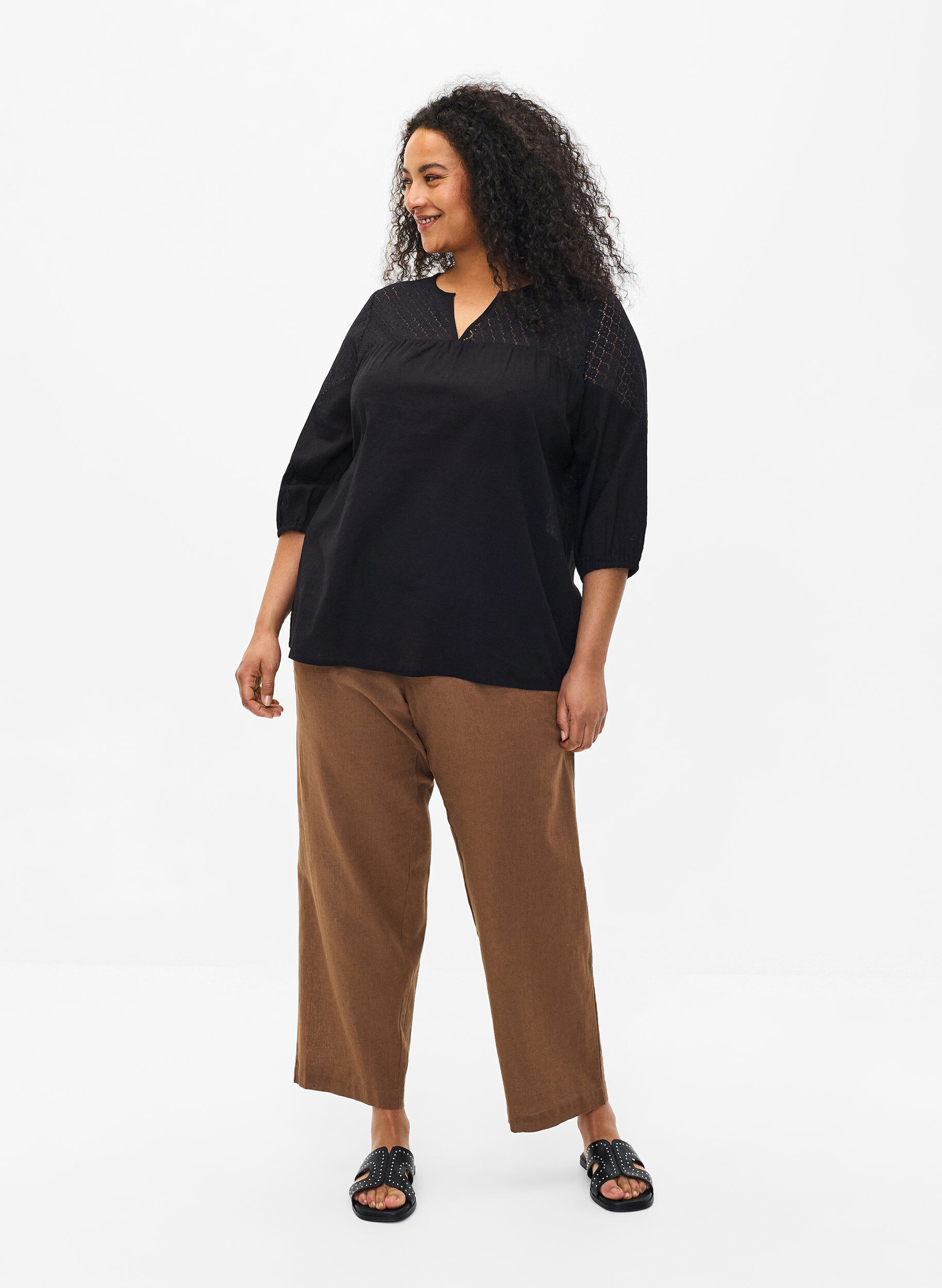 Zizzi Blus i bomullsblandning med linne och virkade detaljer, Black, Model image number 2