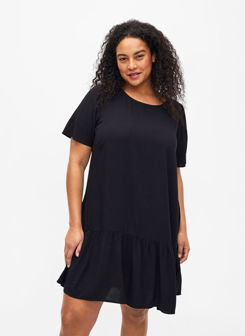 Kl&auml;nning i viskos med sk&auml;rning, Svart, Model image number 0