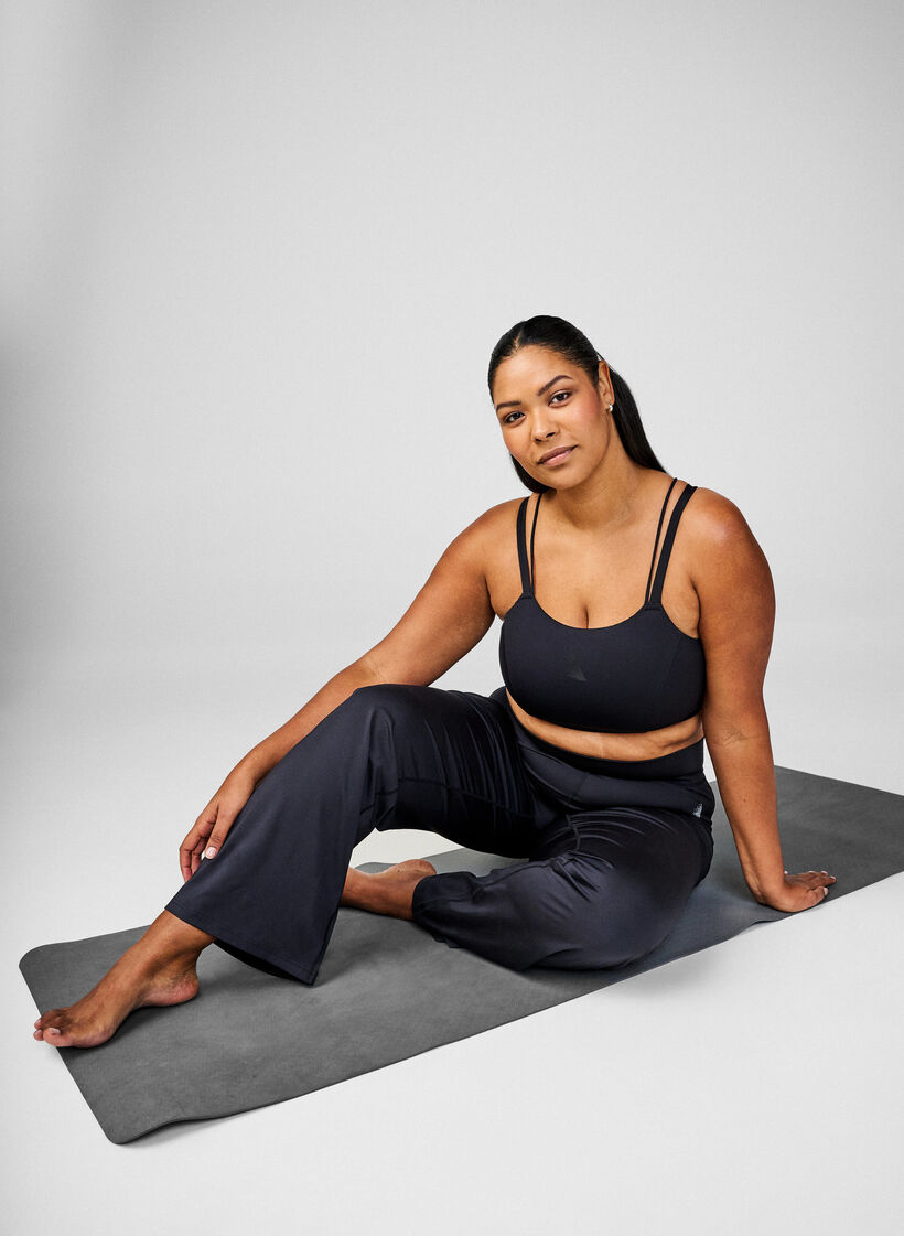 Sport-BH med korsade band baktill, Svart, Image image number 0