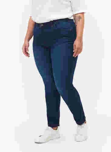 Slim fit Emily jeans med normalhög midja, Blue denim, Model image number 2