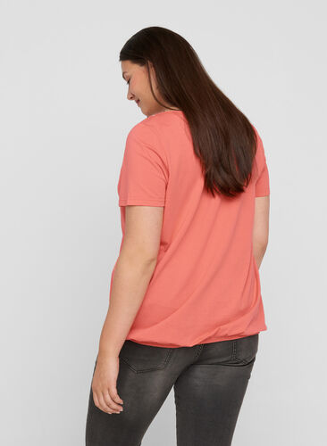 T-shirt med rund halsringning och spetskant, Living Coral, Model image number 1