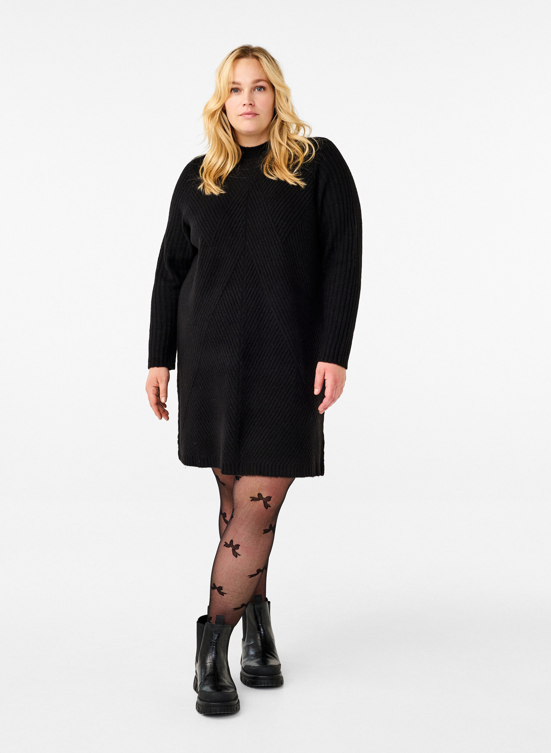 Zizzi Kort, ribbad kl&auml;nning med rund halsringning, Black, Model image number 2