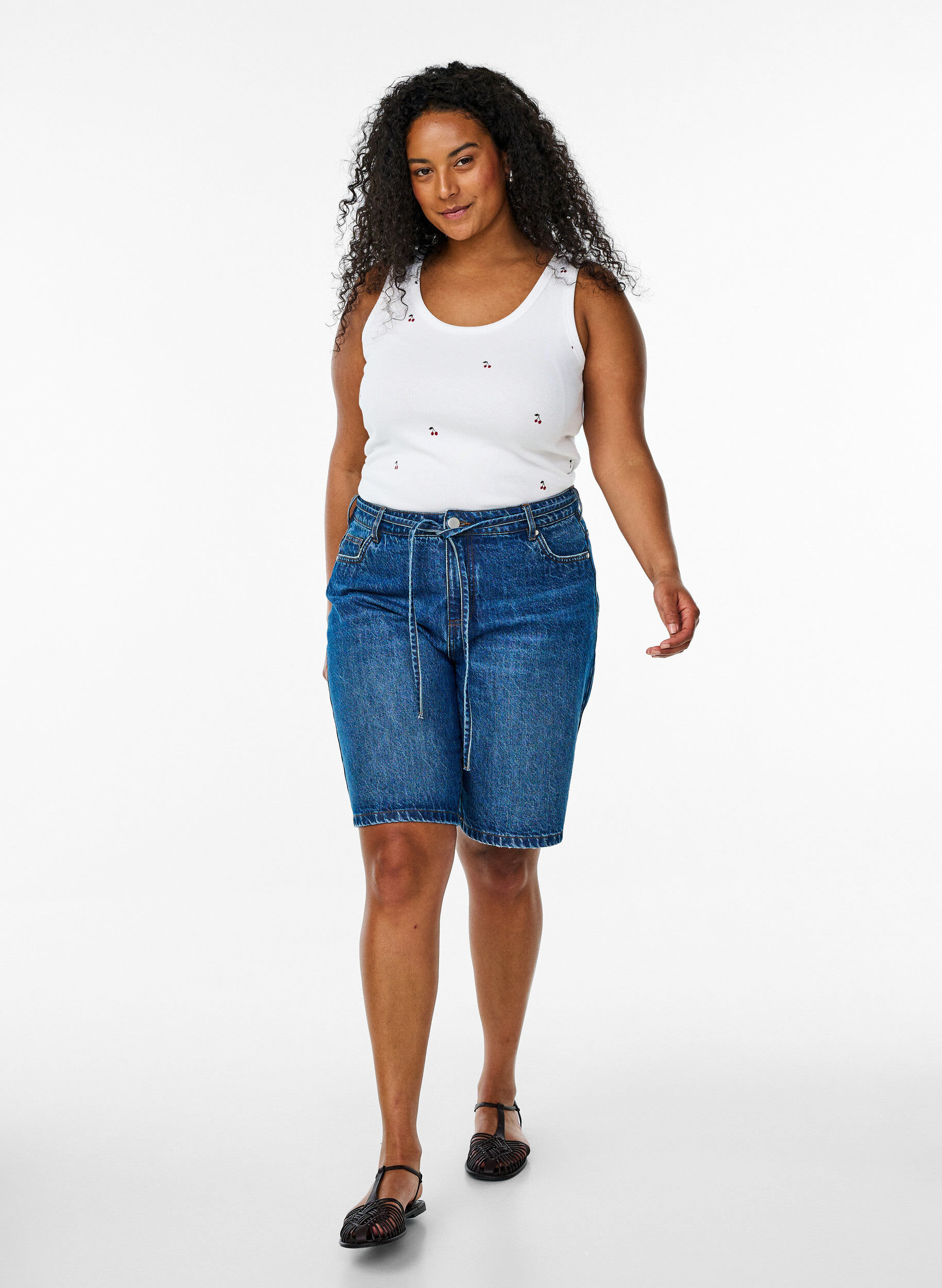 Zizzi T&aring;tsittande topp med motiv, Vit, Model image number 1