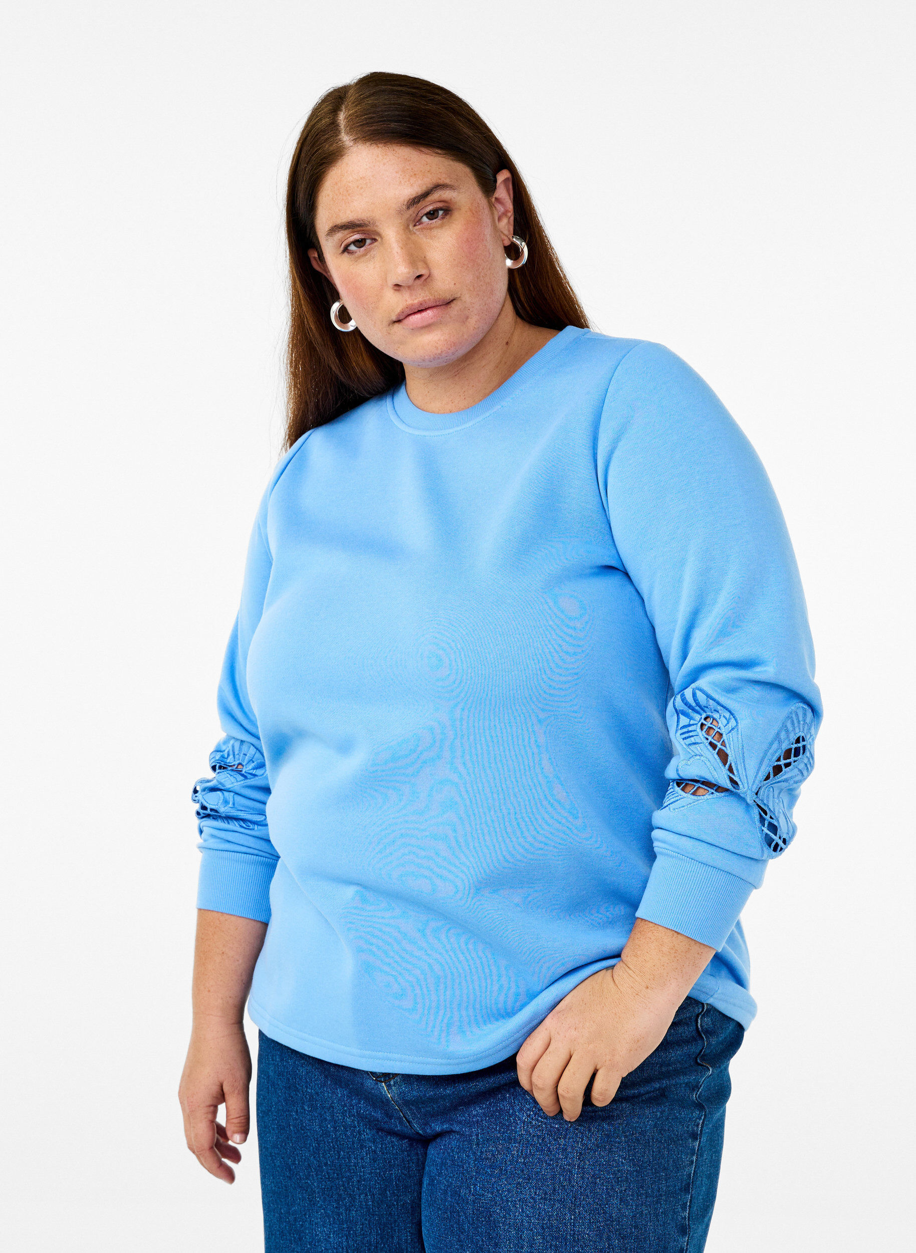 Zizzi Sweatshirt med broderade utsk&auml;rningar, Della Robbia Blue, Model image number 0