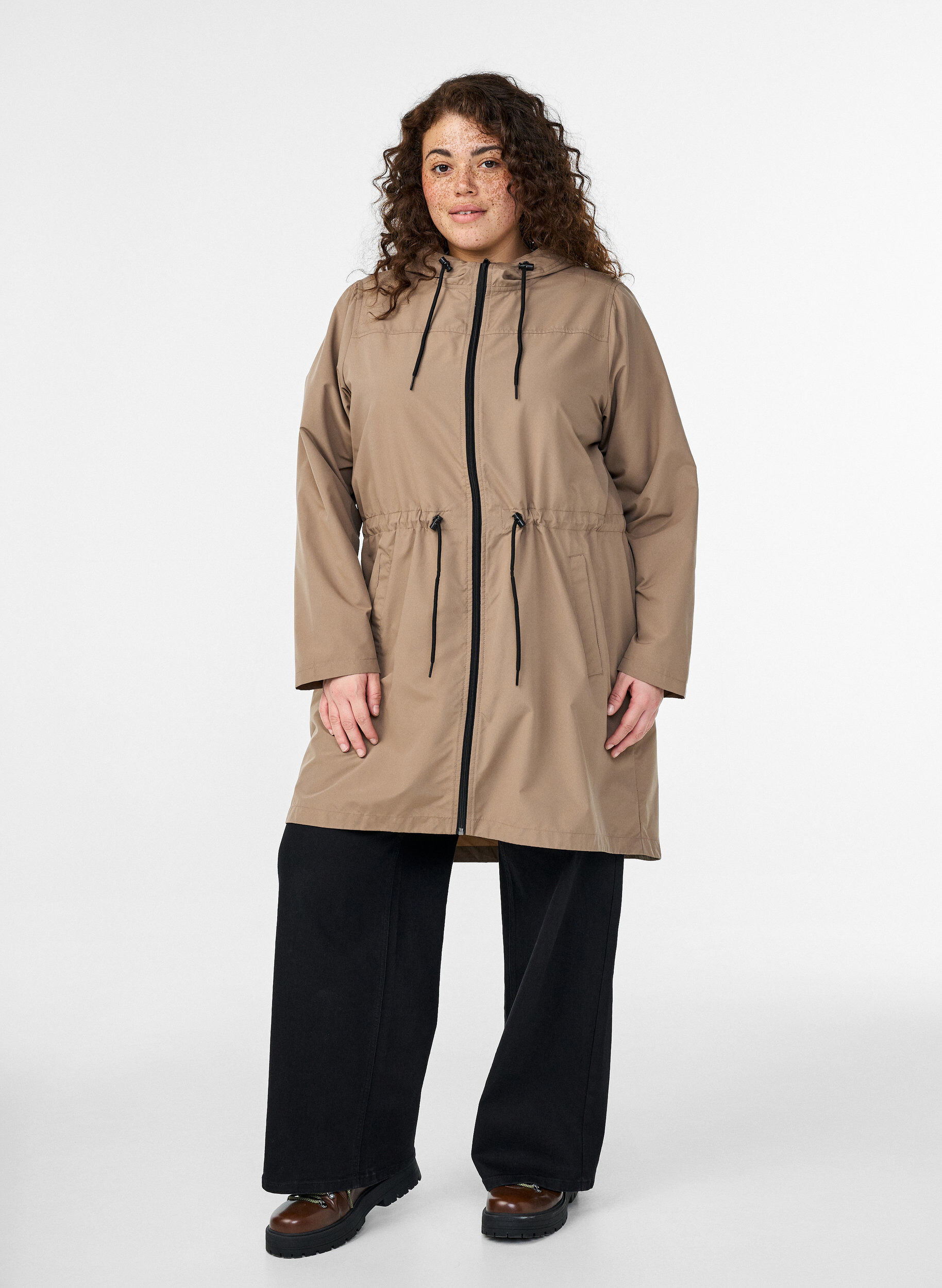 ZizziL&auml;ttviktig parkas med huva, Brun, Model image number 1