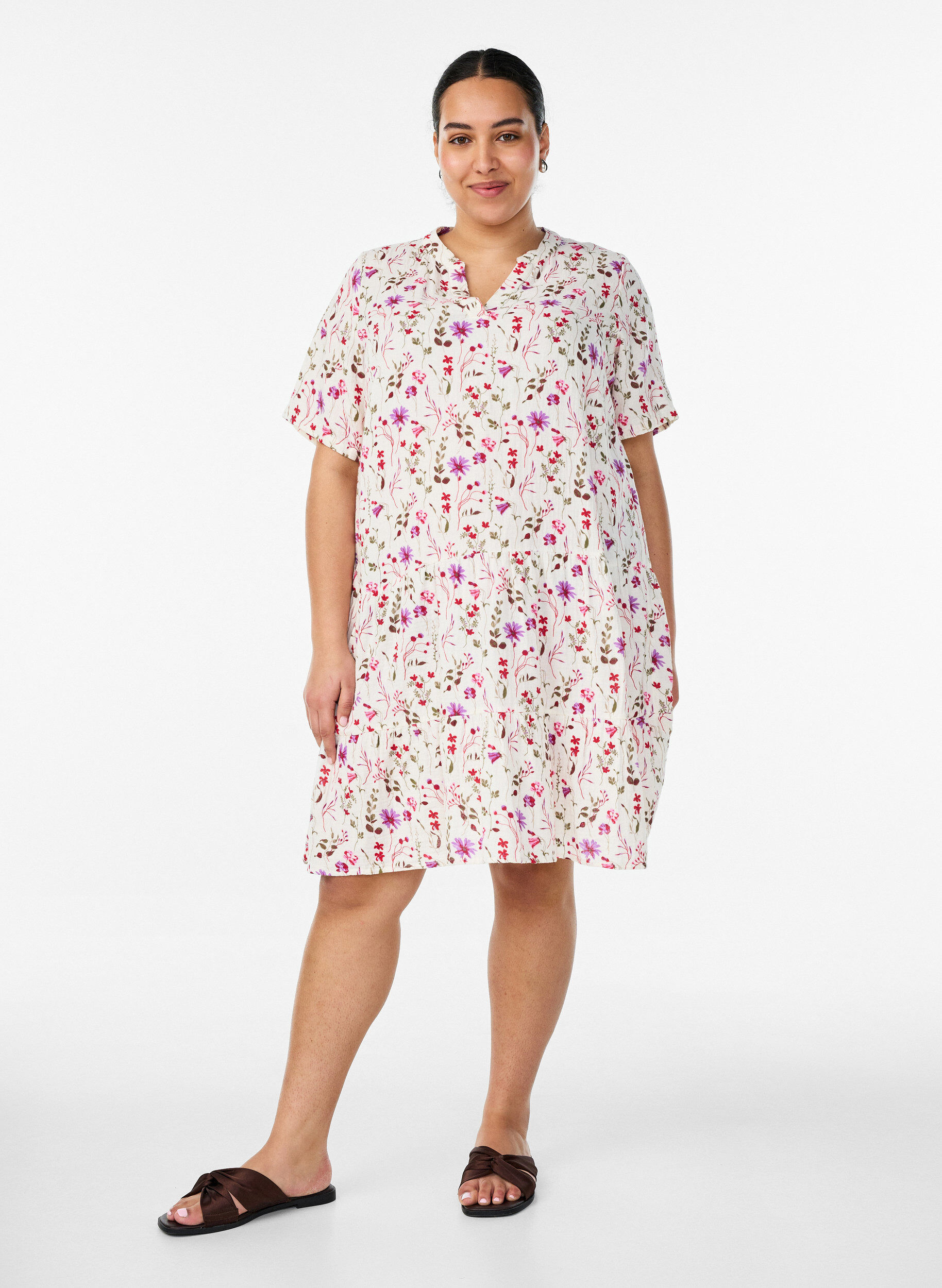 ZizziKort a-linjeformad kl&auml;nning i bomullsmuslin, Beige, Model image number 1