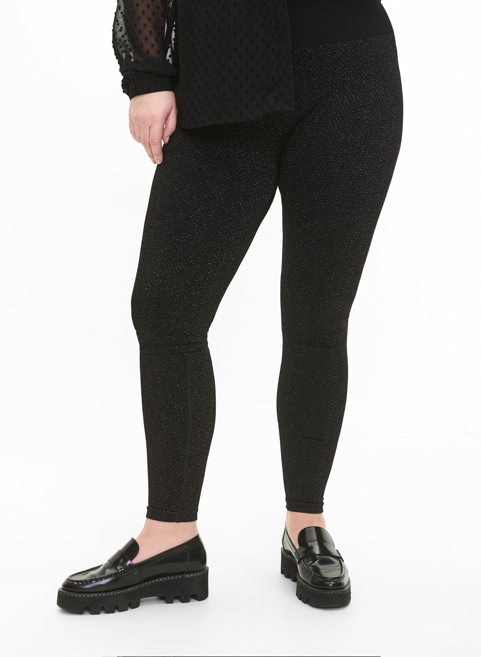 Zizzi S&ouml;ml&ouml;sa glittriga leggings, Black Gold Lurex, Model image number 2