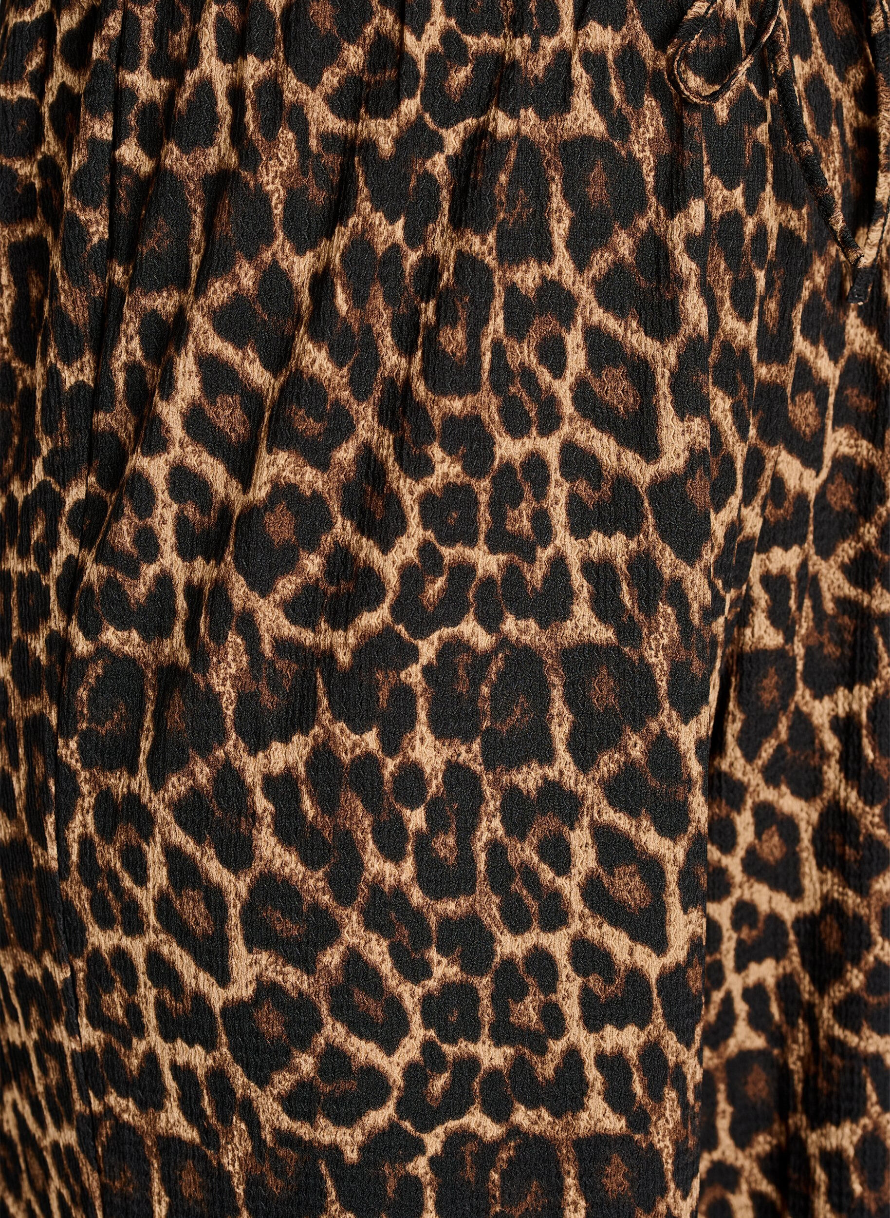 Zizzi Byxor med vida ben i ett l&auml;tt tyg med textur, Svart, Packshot image number 2