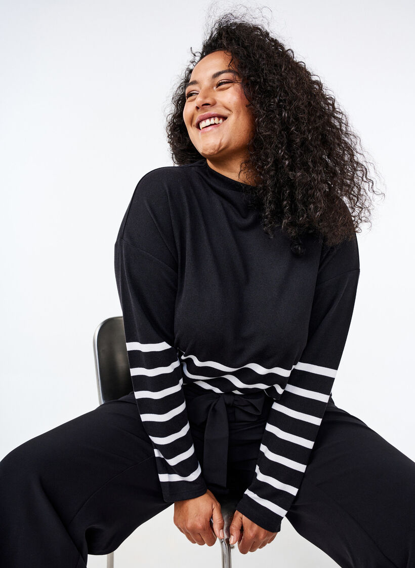 Blus med hög hals och långa ärmar, Svart, Image image number 0