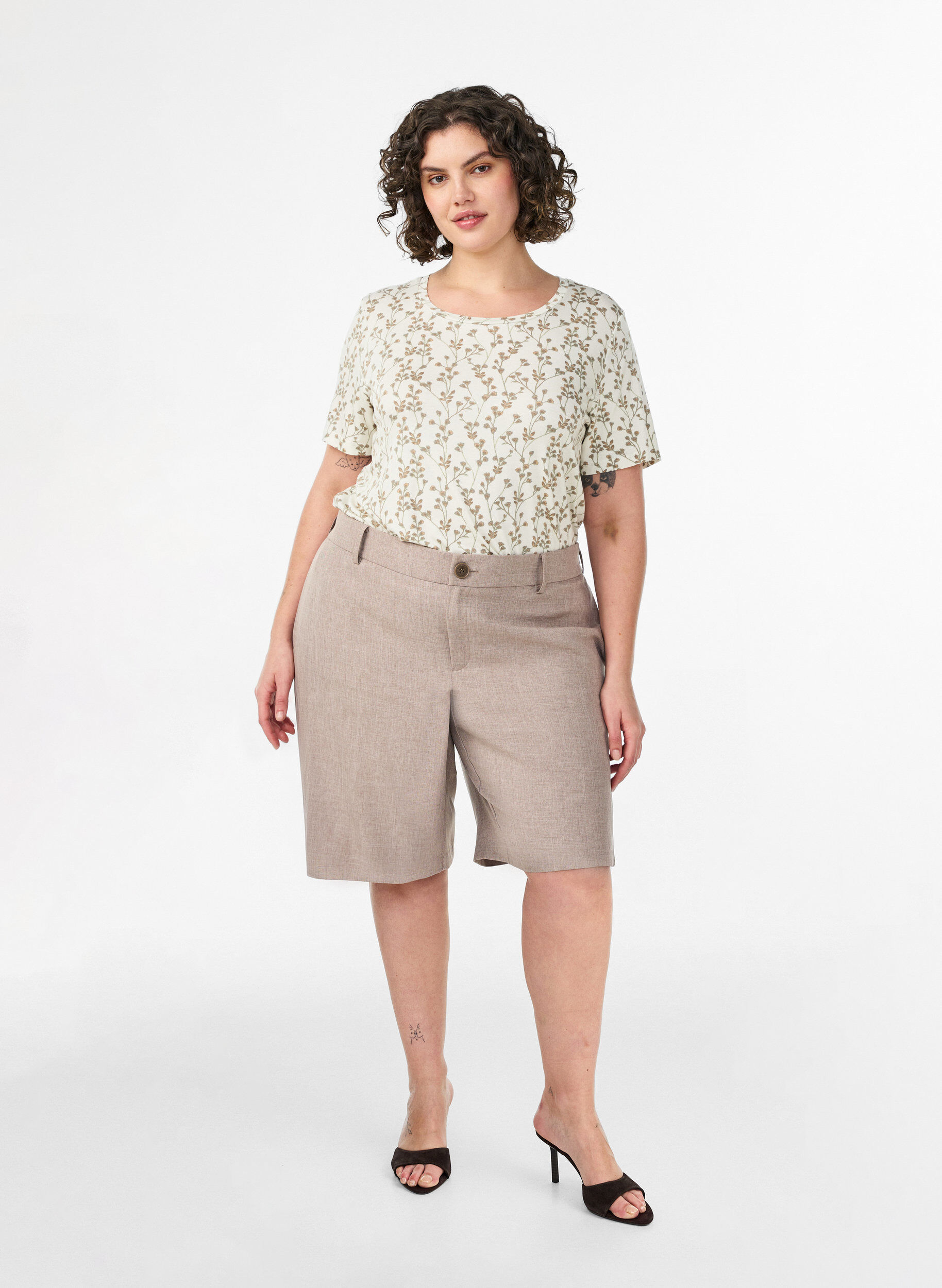 ZizziT-shirt med blommigt tryck, Vanilla, Model image number 1