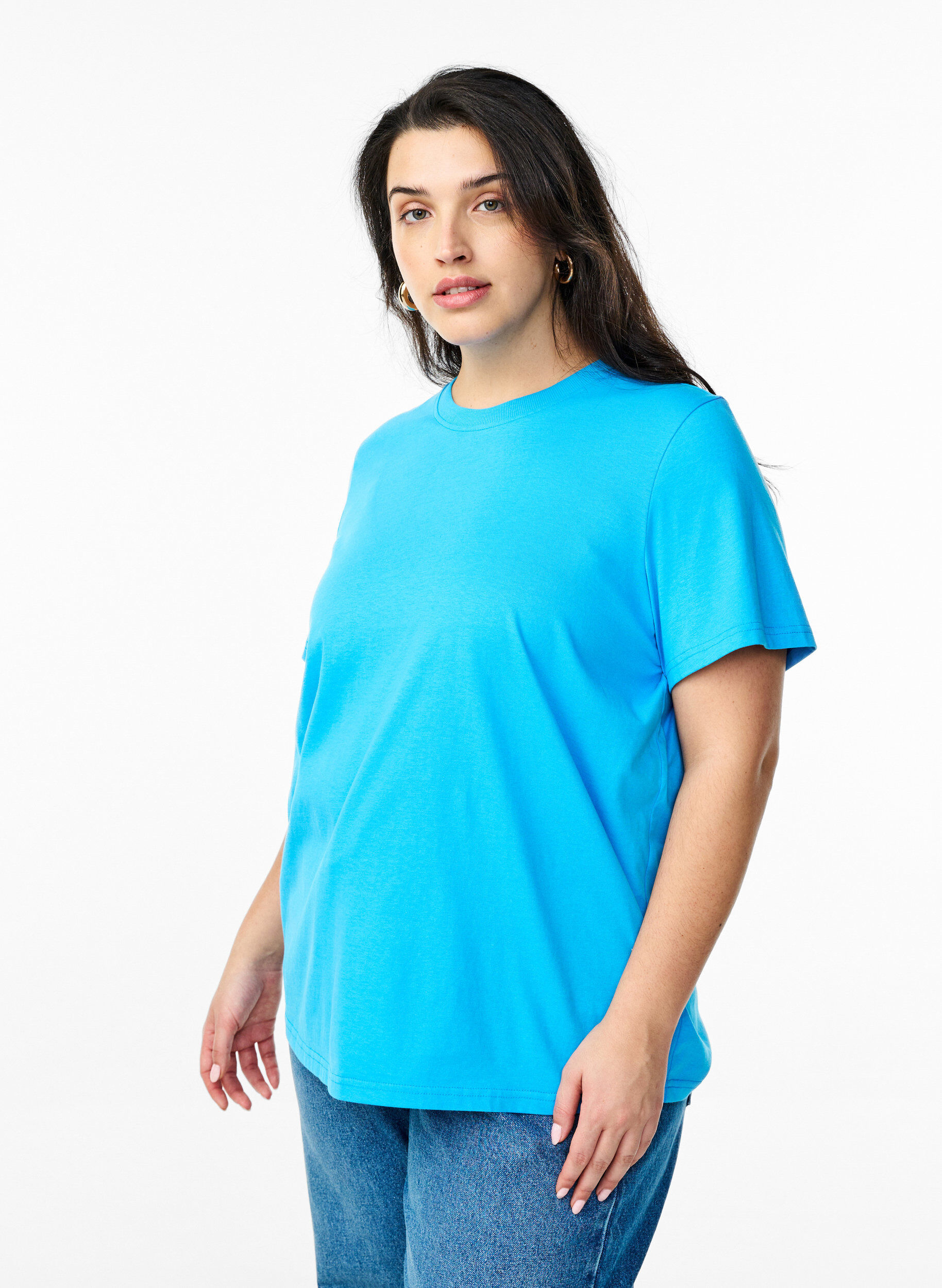 Enkel t-shirt i bomull med rund halsringning, Bl&aring;, Model