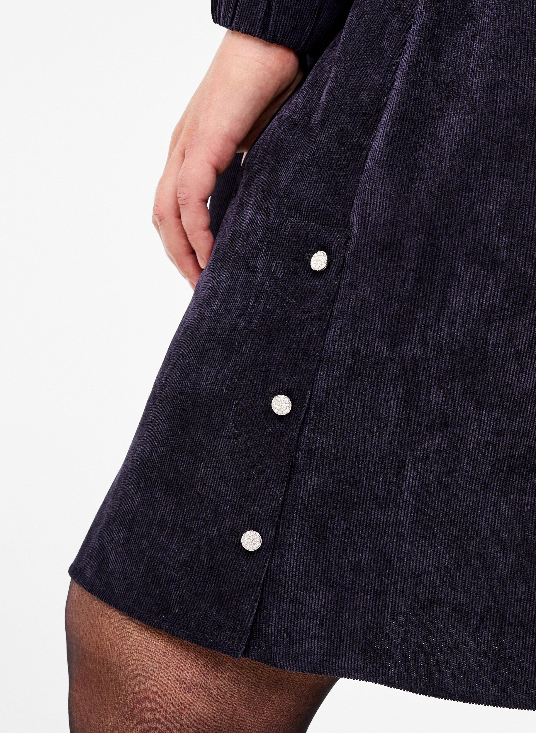 Zizzi Kort sammetskl&auml;nning med fickor, Black, Model image number 2