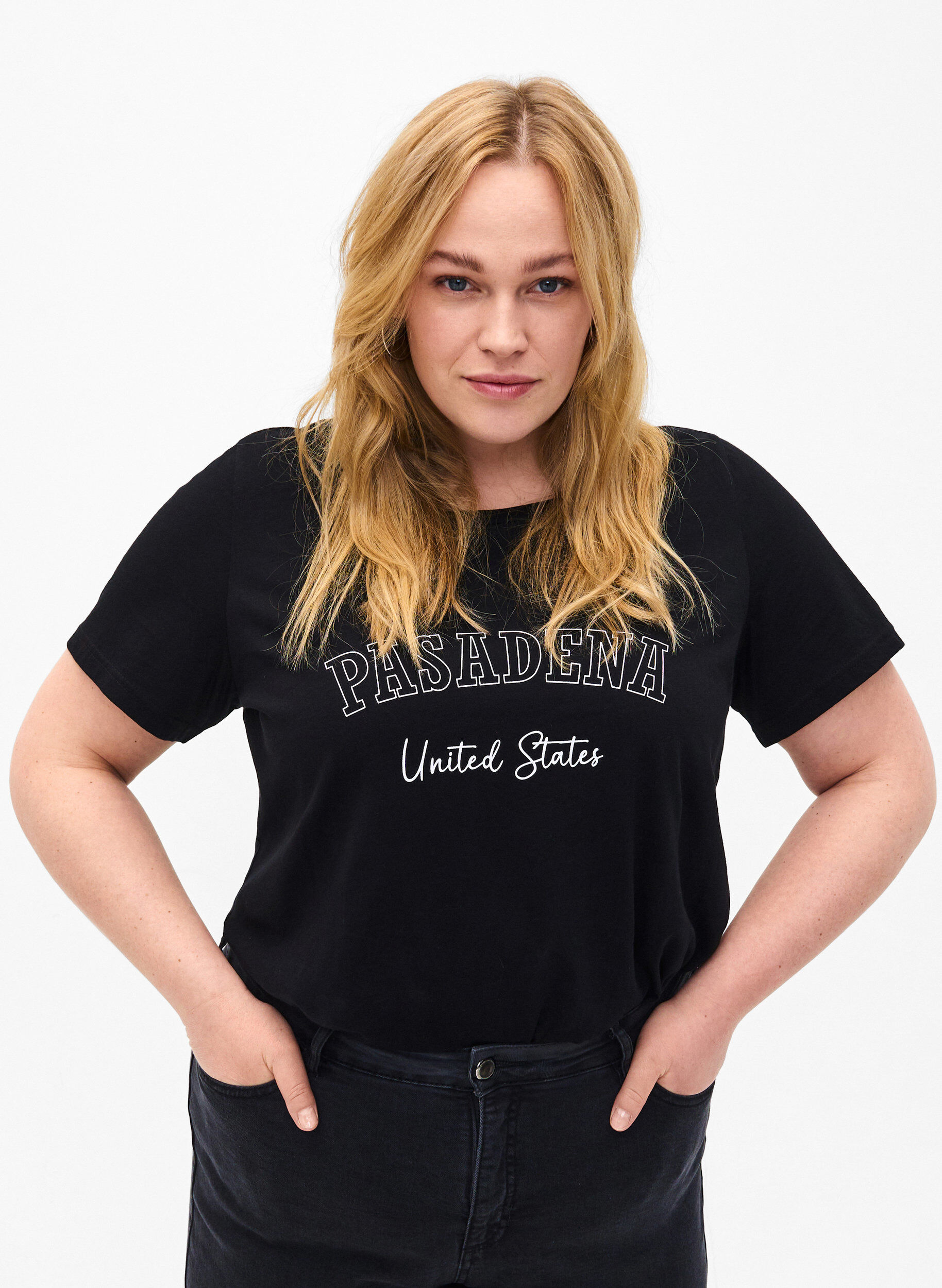 Zizzi T-shirt i bomull med text, Black W. Pasadena, Model image number 0