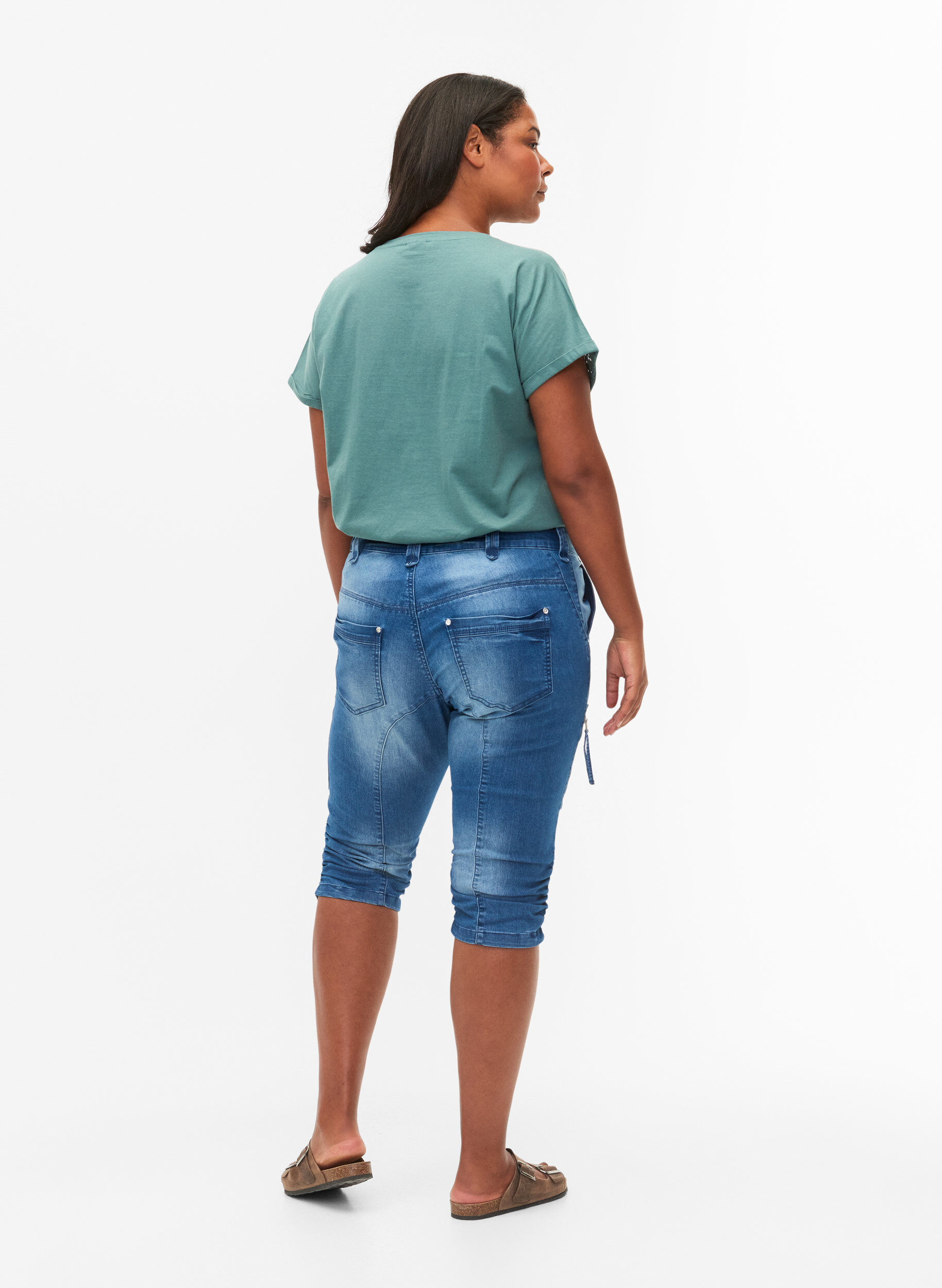 Zizzi Slim fit capri-jeans med fickor, Bl&aring;, Model image number 2