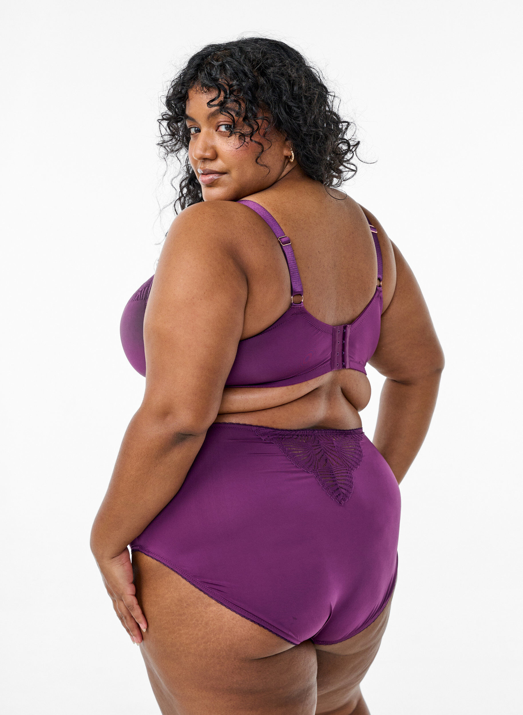 Zizzi Trosor i mikrofibermaterial med spetsdetaljer, M&ouml;rk Bordeaux, Model image number 1