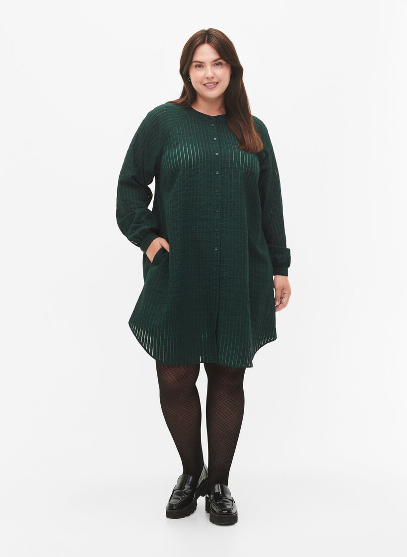 Lång skjorta i viskos med randigt mönster, Scarab, Model image number 2