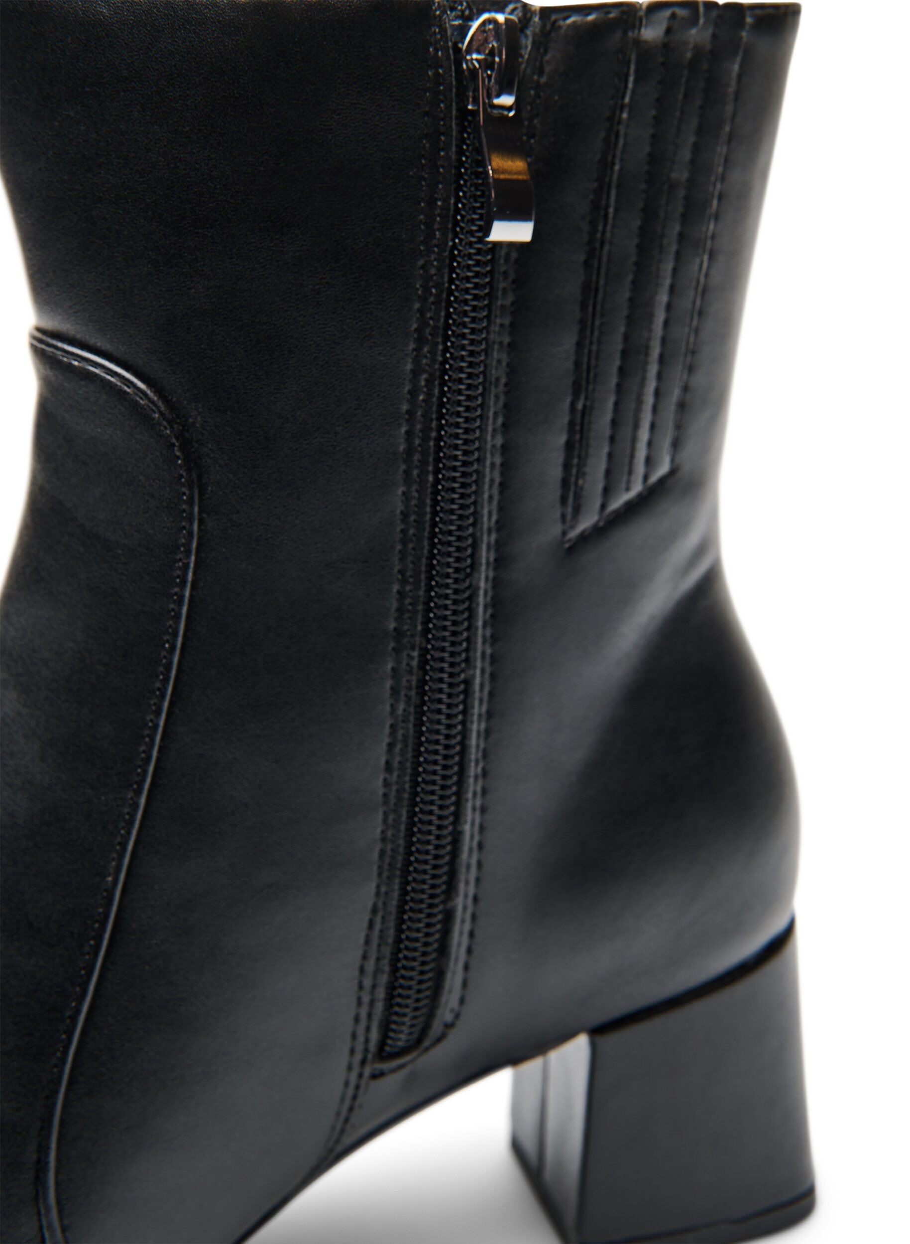 Zizzi Wide fit - Ankelboots med blockklack, Svart, Packshot image number 4