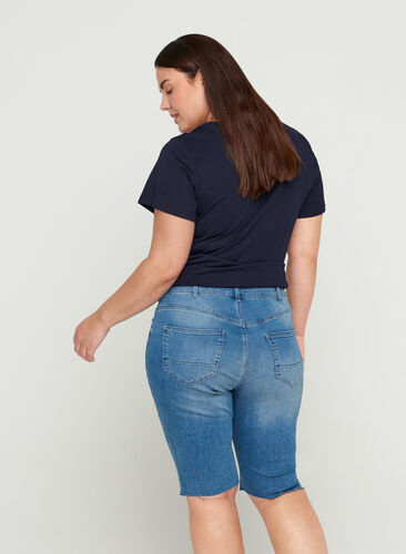 Figurnära jeansshorts, Dark blue denim, Model image number 1