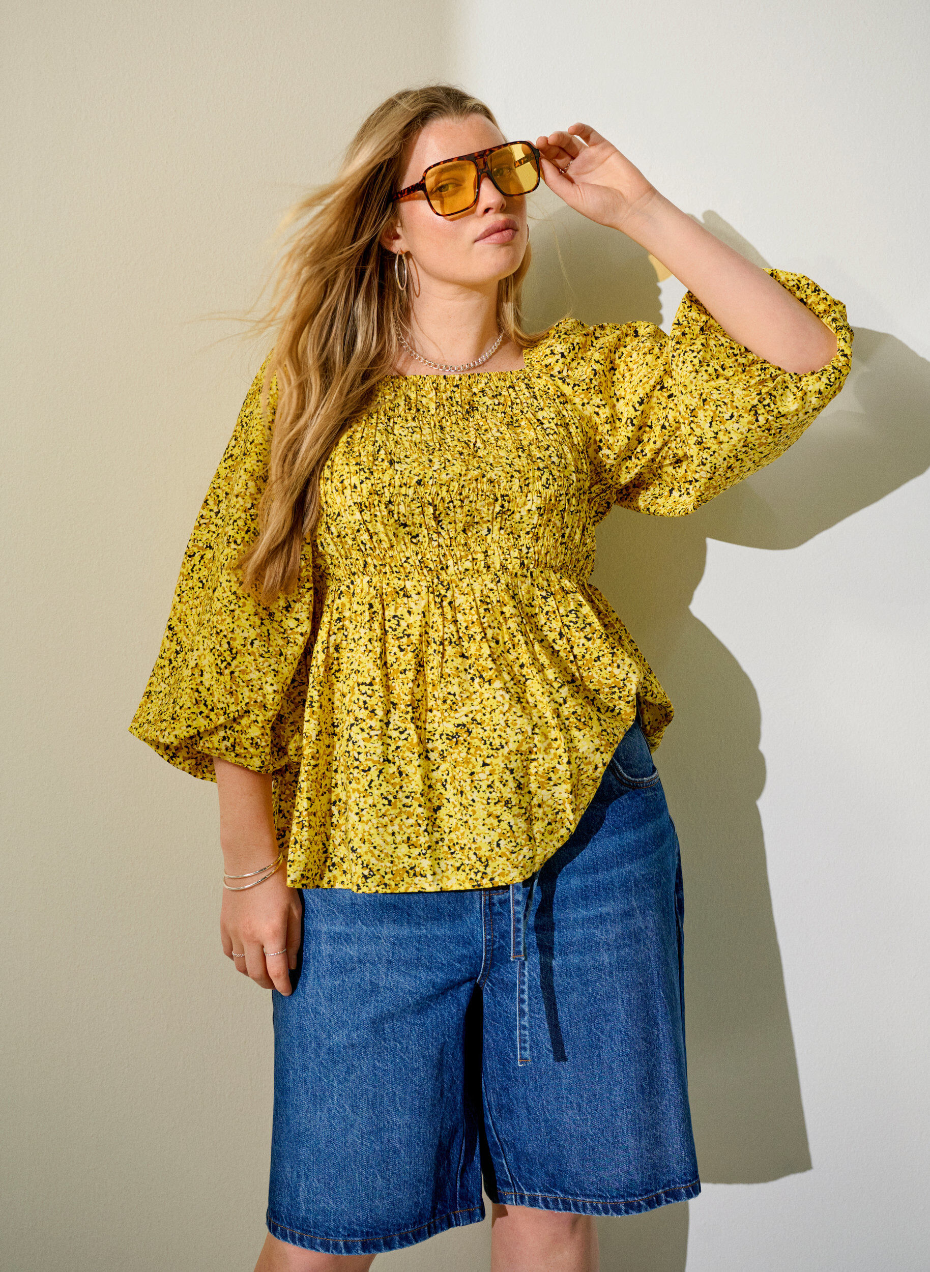 ZizziFigurn&auml;ra jeansshorts med knytsk&auml;rp, Bl&aring;, Image image number 0