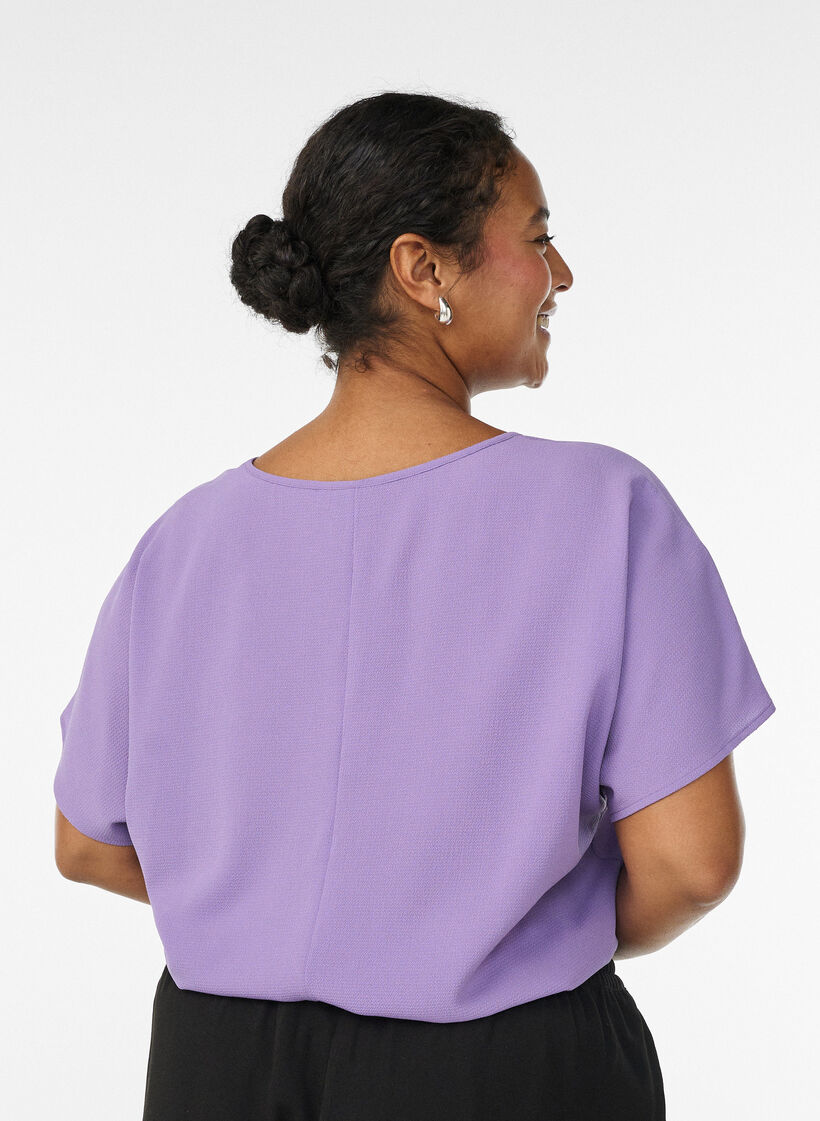 Blus med korta &auml;rmar och rund halsringning, Lila, Model image number 2