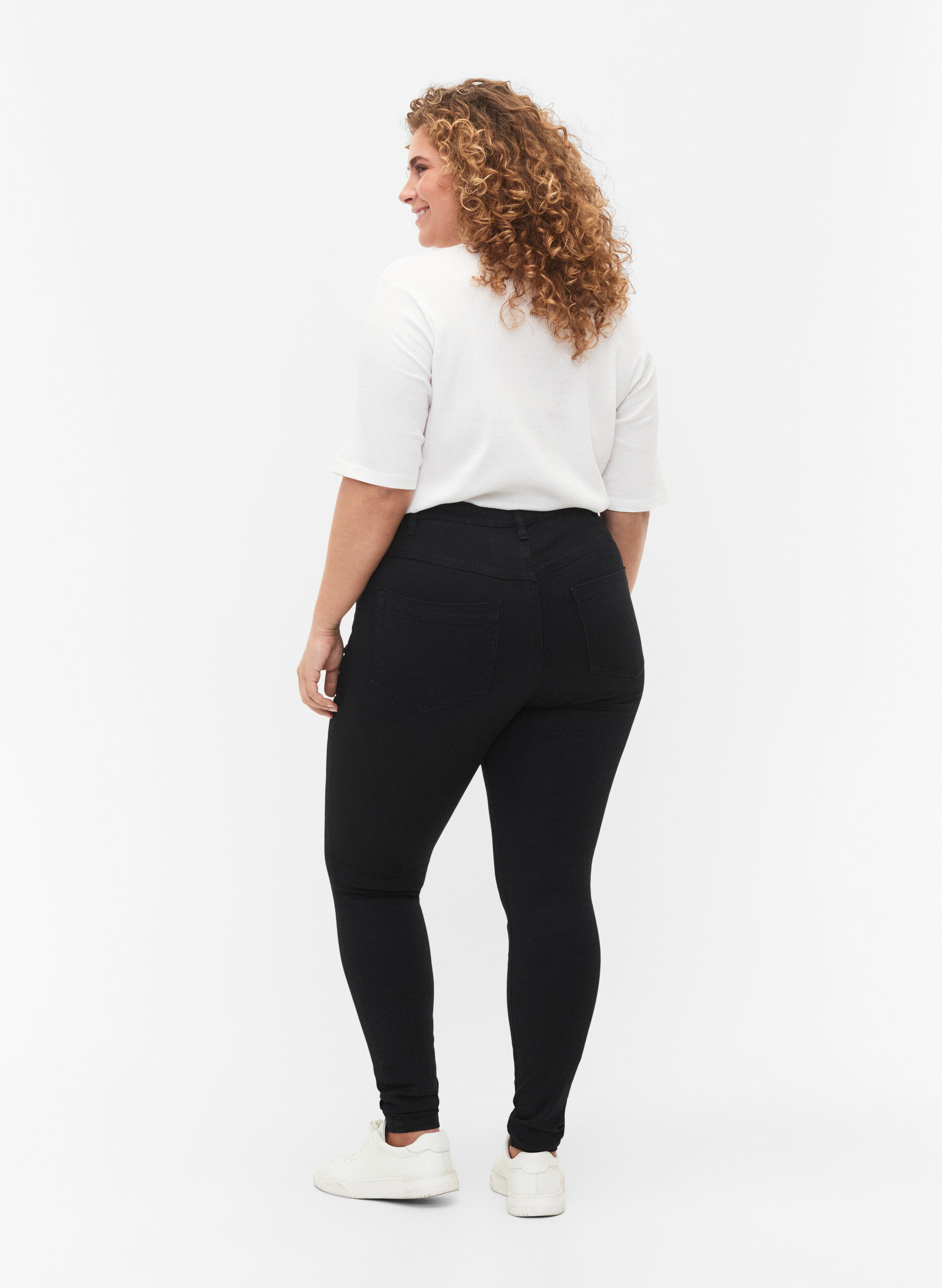 Zizzi Super slim Amy jeans med h&ouml;g midja, Black, Model image number 1