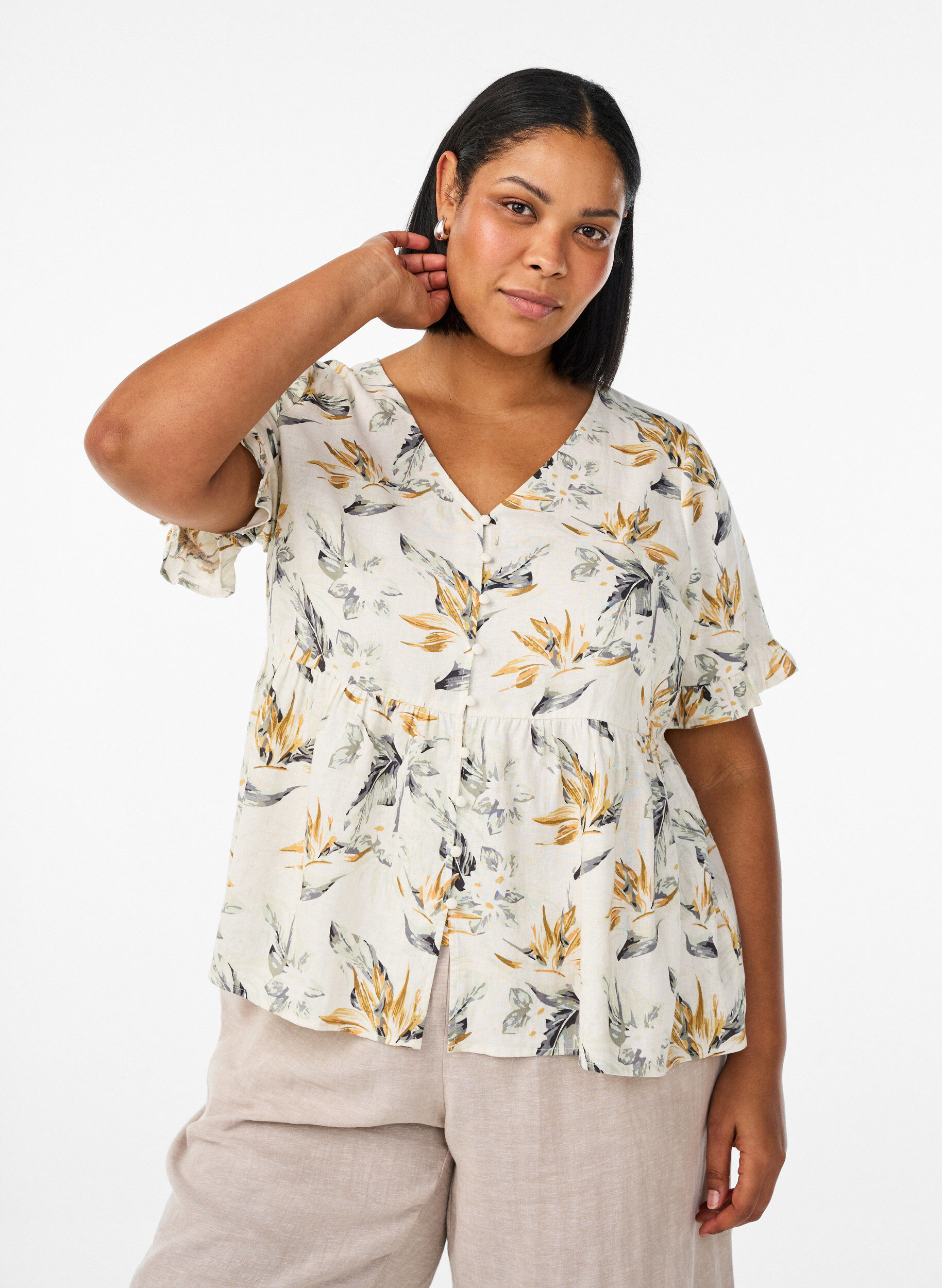 Blus i linne och viskos med v-ringning och kn&auml;ppning, Vit, Model