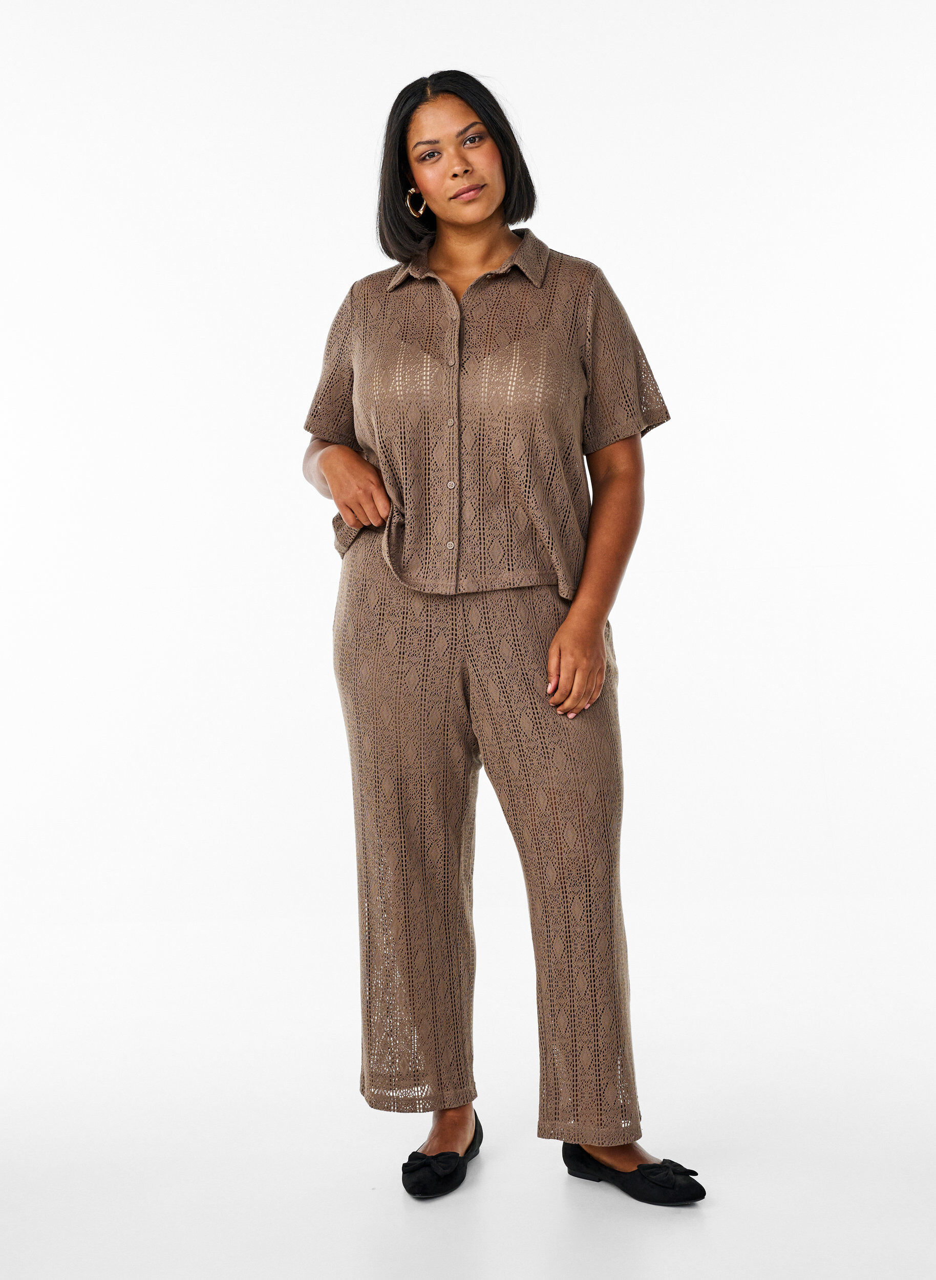 Zizzi Kort&auml;rmad blus med h&aring;lm&ouml;nster, Brun, Model image number 1