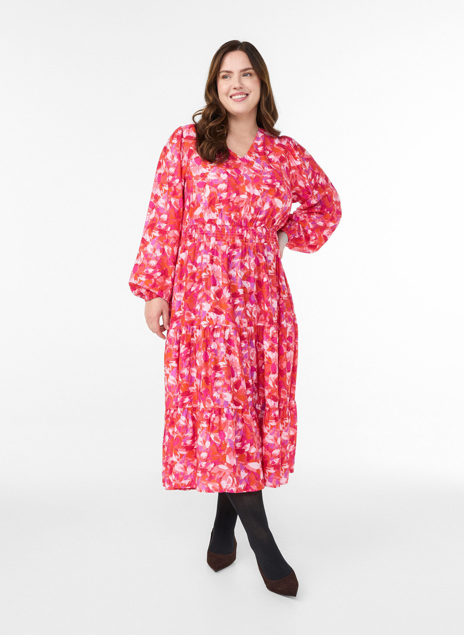 Midikl&auml;nning med f&auml;rgglatt l&ouml;vm&ouml;nster, Rosa, Model