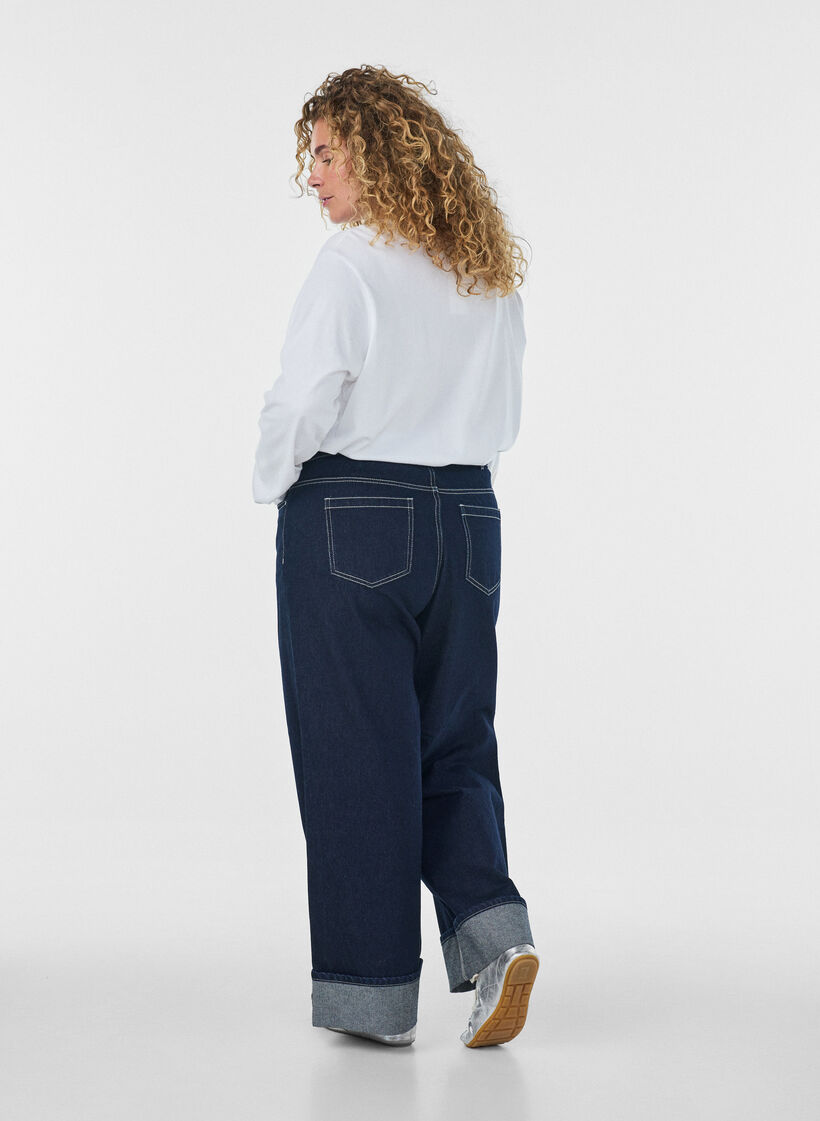 Jeans i bred passform med breda uppvik och kontrasts&ouml;mmar, Bl&aring;, Model image number 1