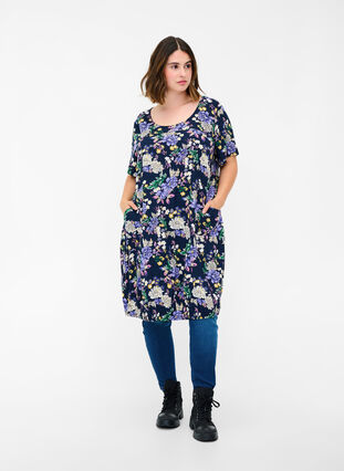 Kortärmad viskosklänning med mönster, Blue Flower AOP, Model image number 2