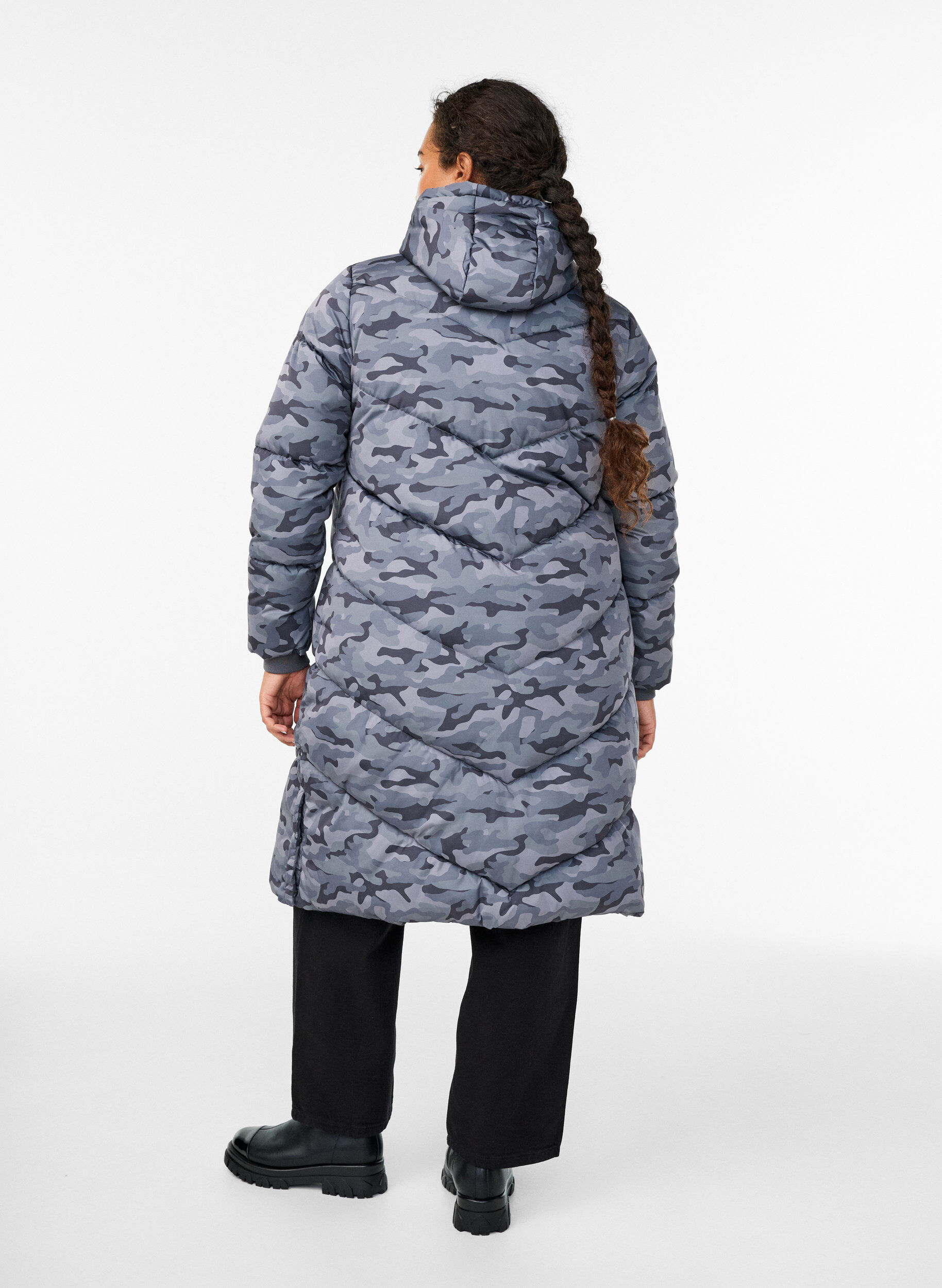 ZizziL&aring;ng kamouflagem&ouml;nstrad pufferjacka, Gr&aring;, Model image number 2