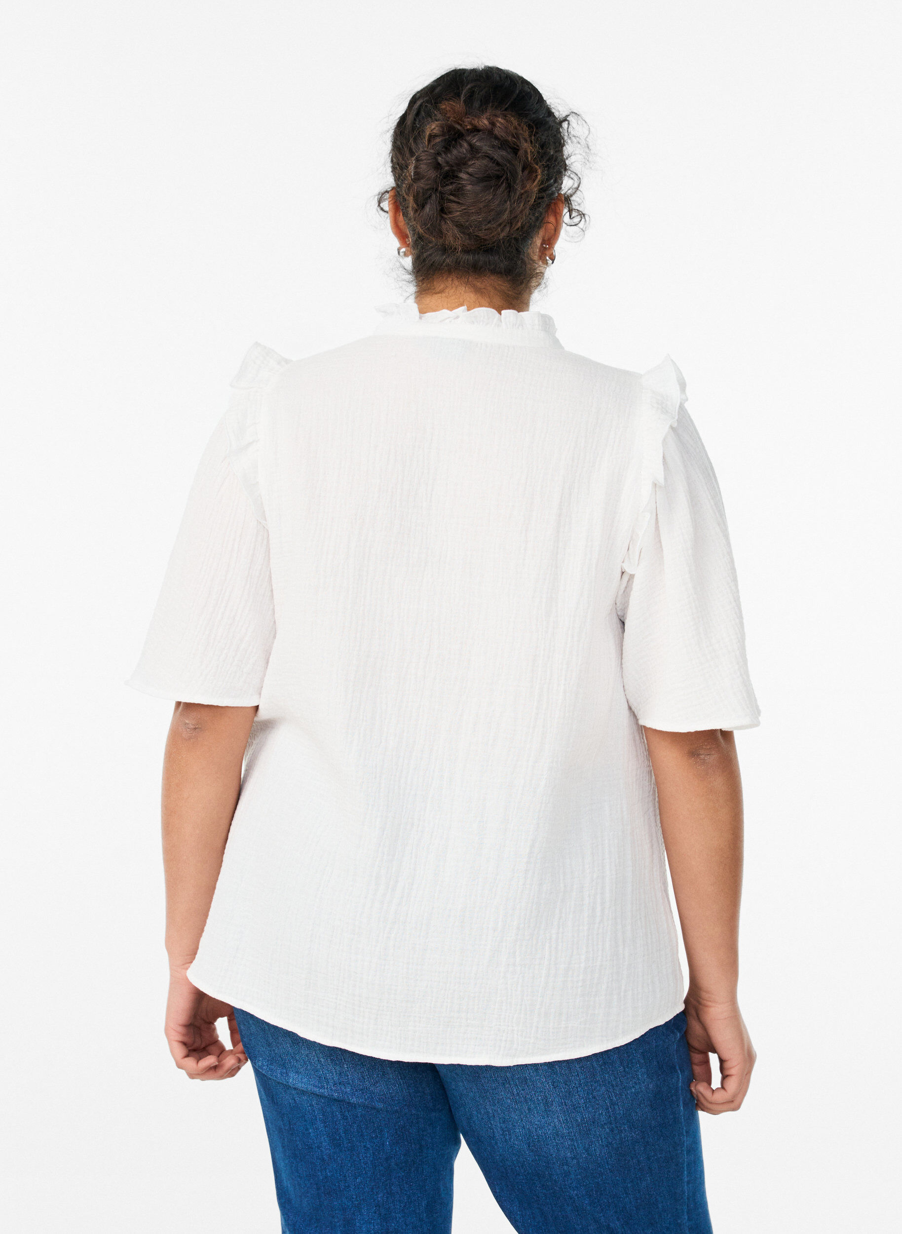 ZizziBlus i bomullsmuslin med broderie anglaise och 1/2-&auml;rm, Vit, Model image number 2