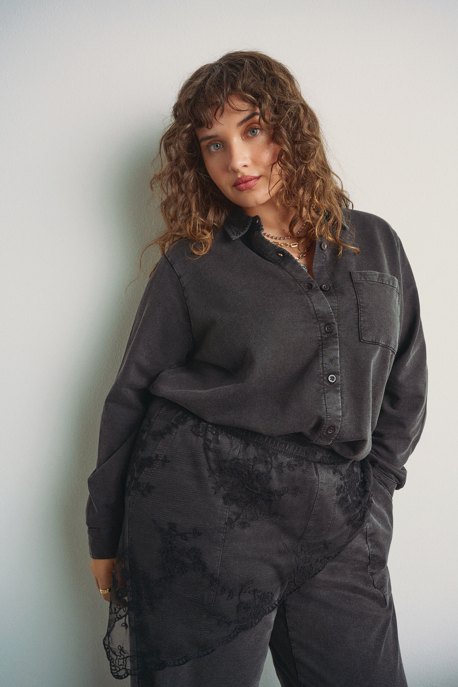 Zizzi Matchande gr&aring; set med detaljer, , Model