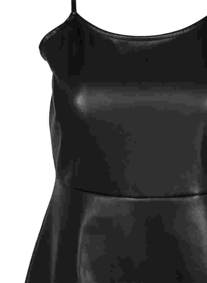 A-linjeformad klänning i läderimitation, Black, Packshot image number 2