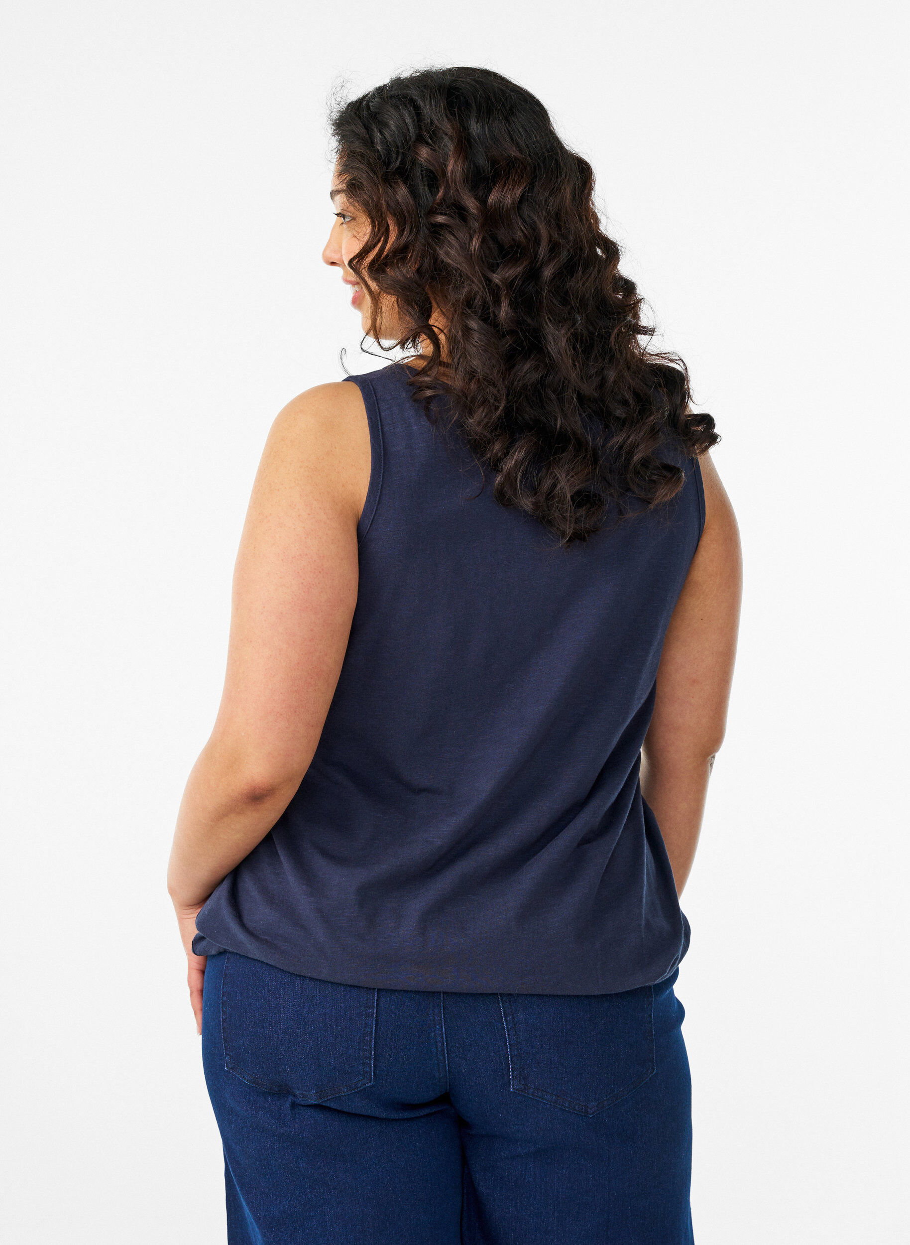 ZizziLinne i ekologisk bomull med v-ringning och knappar, Bl&aring;, Model image number 2