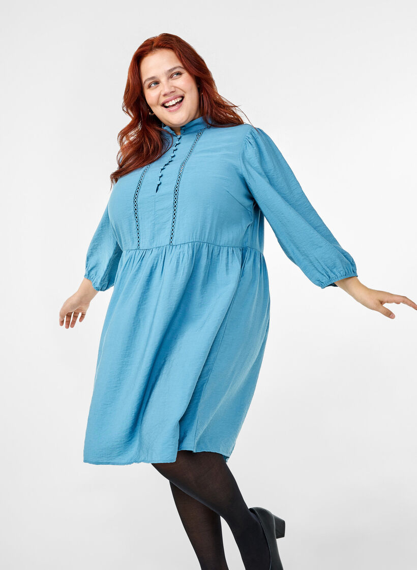 Knälång klänning med broderi och 3/4 ärmar, Blue Heaven, Image image number 0