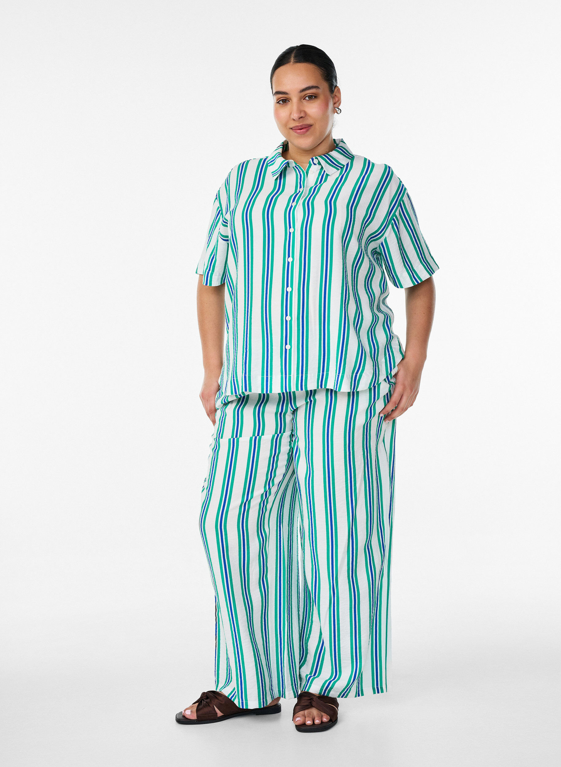 ZizziRandiga byxor med h&ouml;g midja och vida ben, Vanilla, Model image number 1