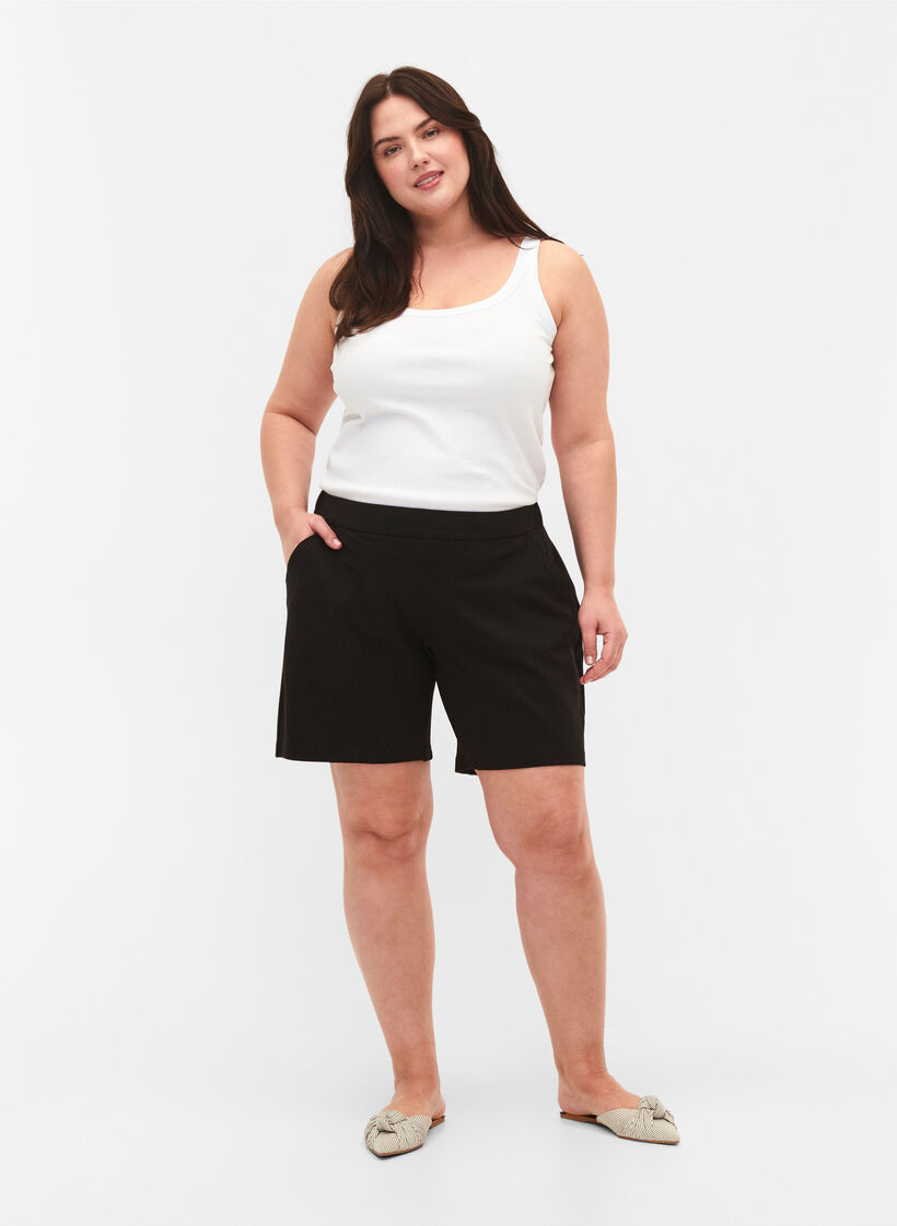 Maddison short med normal passform, Black, Model image number 3
